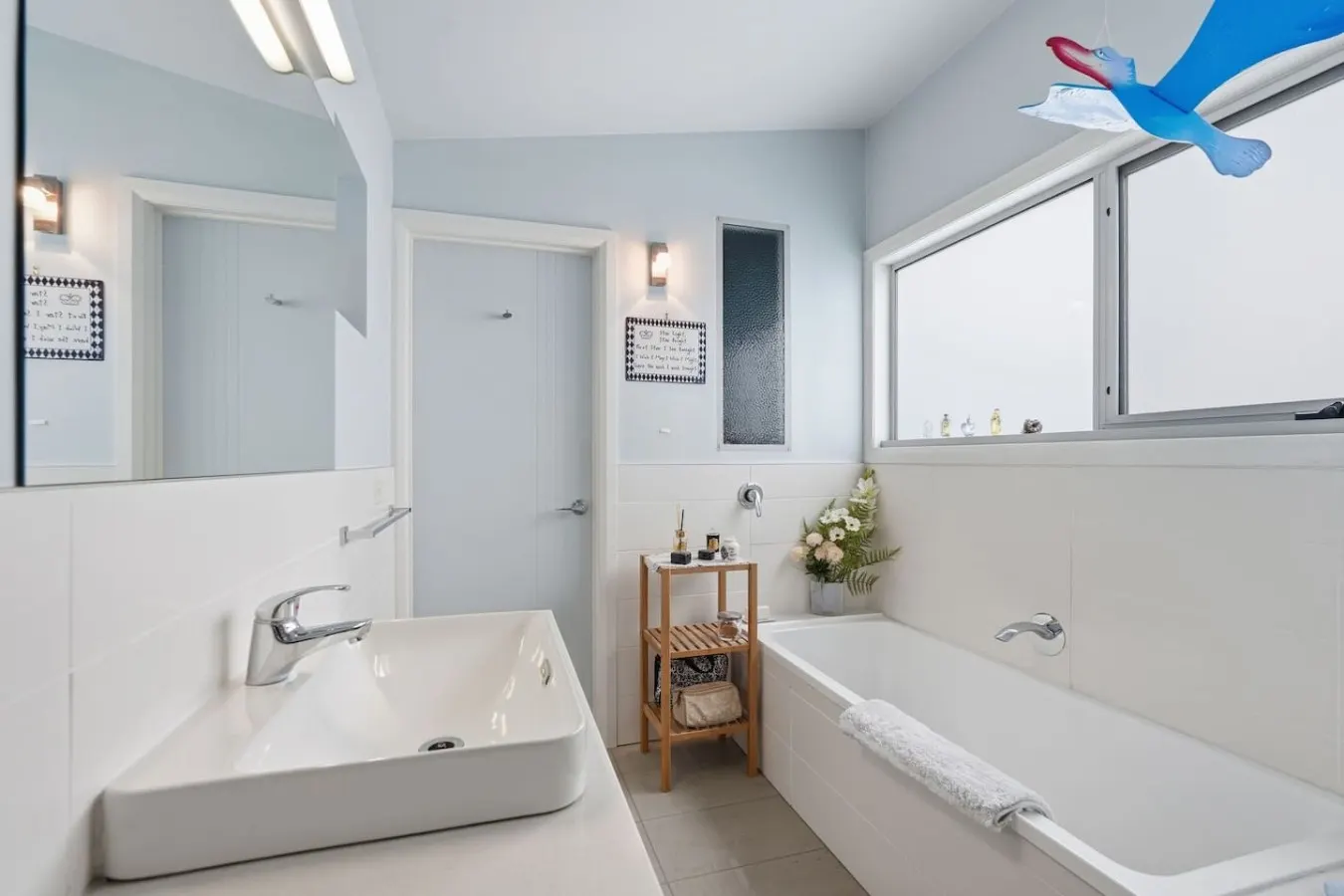 Beachfront Beauty Bellerive 8