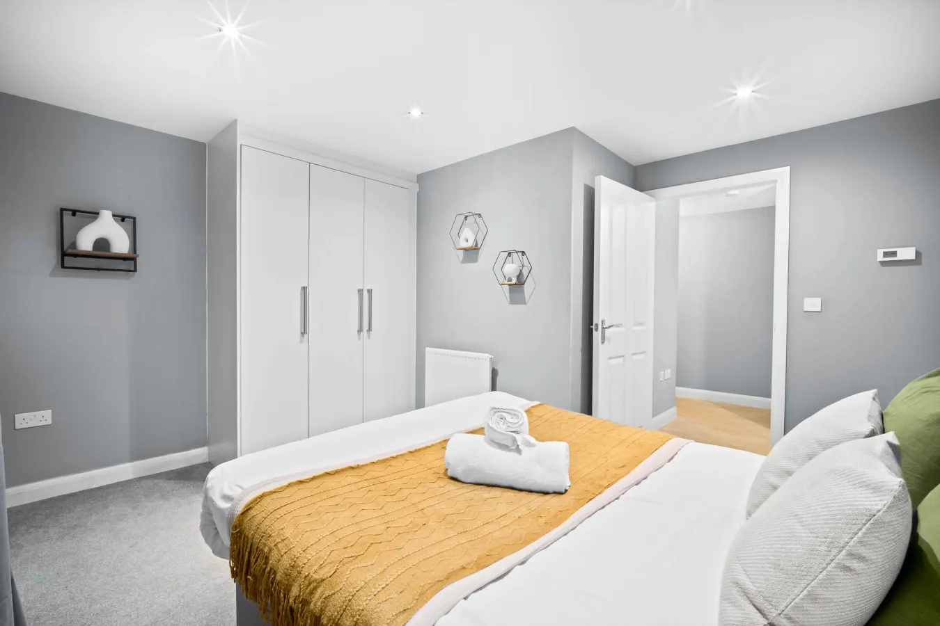 Stylish Apartment - Central - Parking - Netflix 18