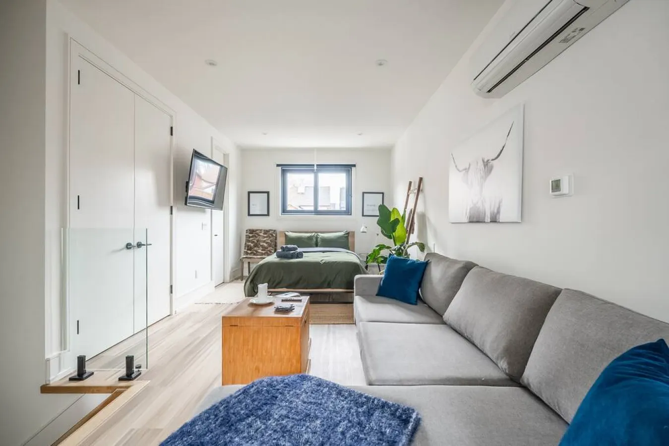 Designer Studio Prime Location Modern Design 7