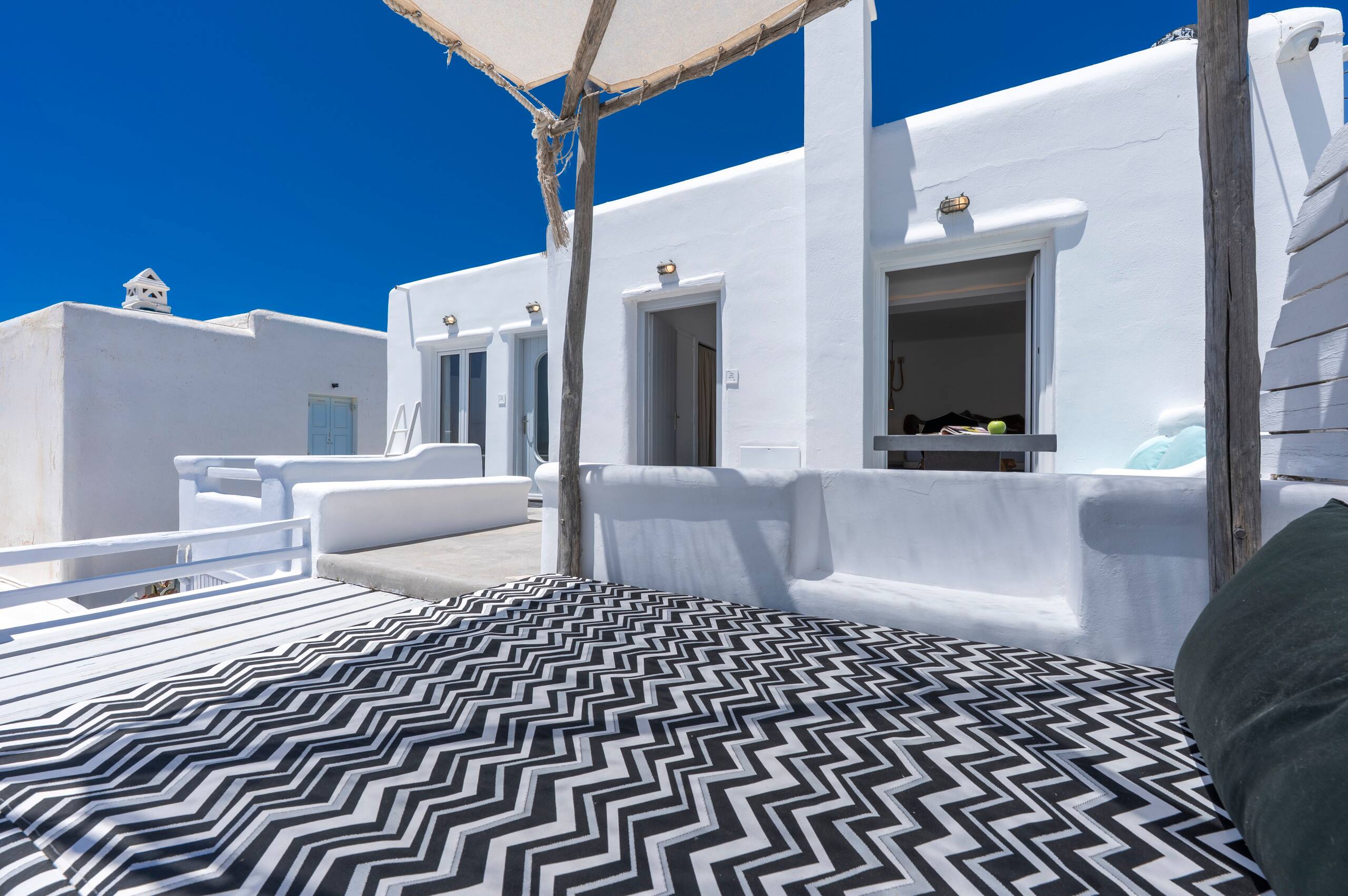 Sea View Suite with Balcony | Flaskos Suites 23