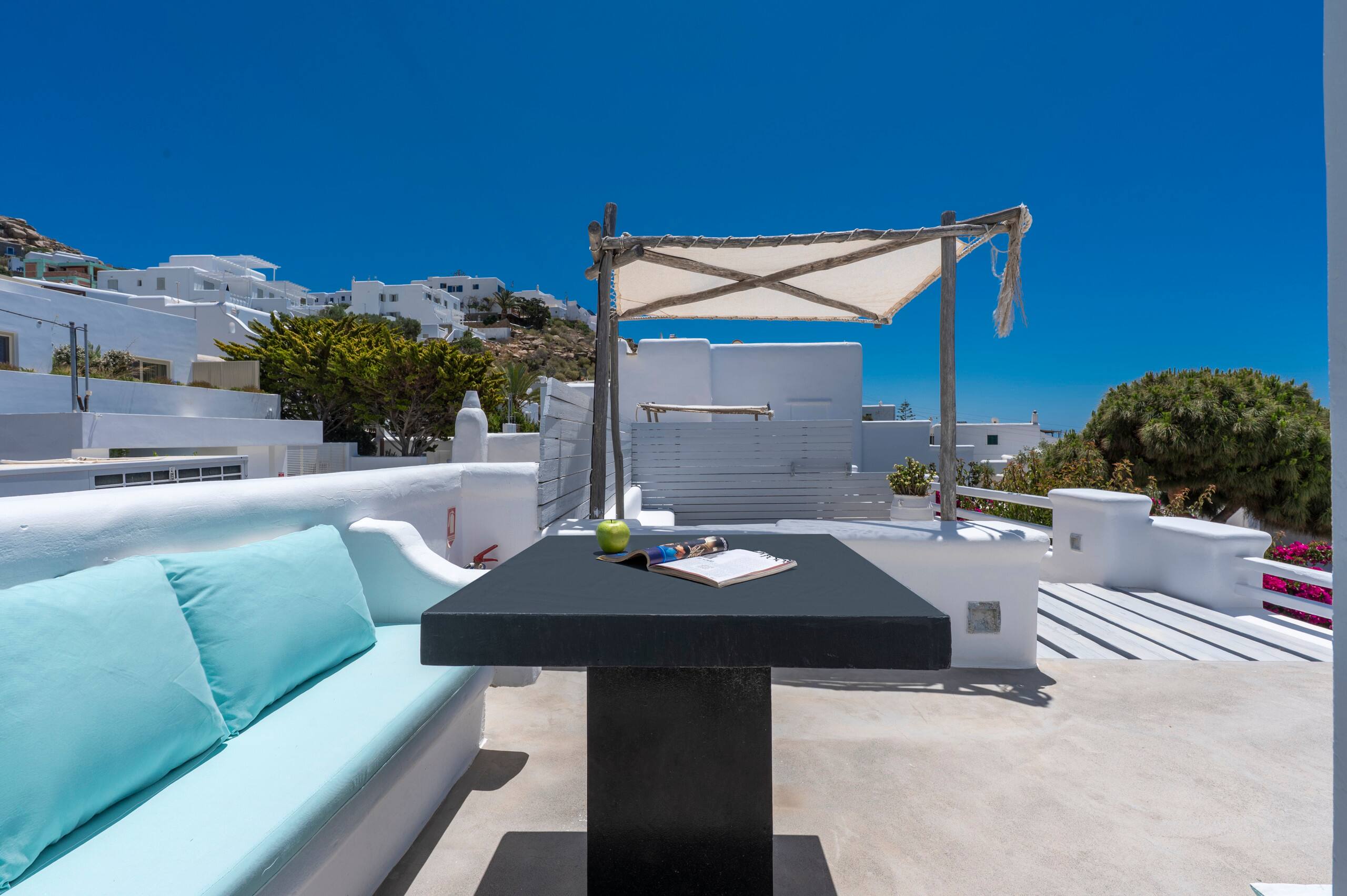 Sea View Suite with Balcony | Flaskos Suites 27