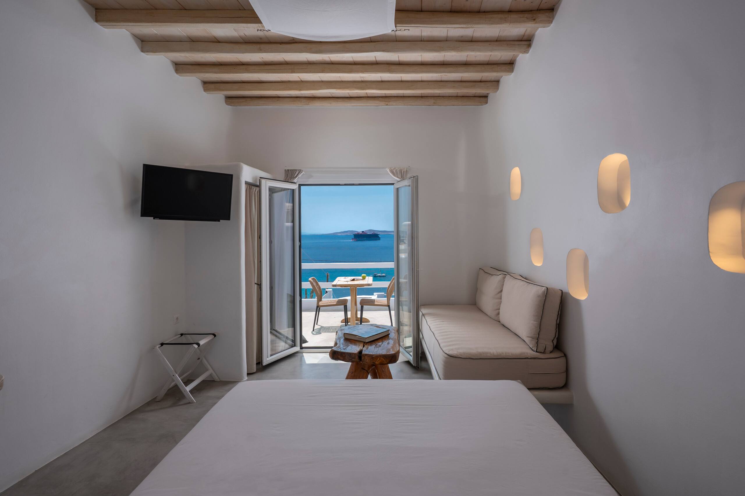 Sea View Suite with Balcony | Flaskos Suites 14