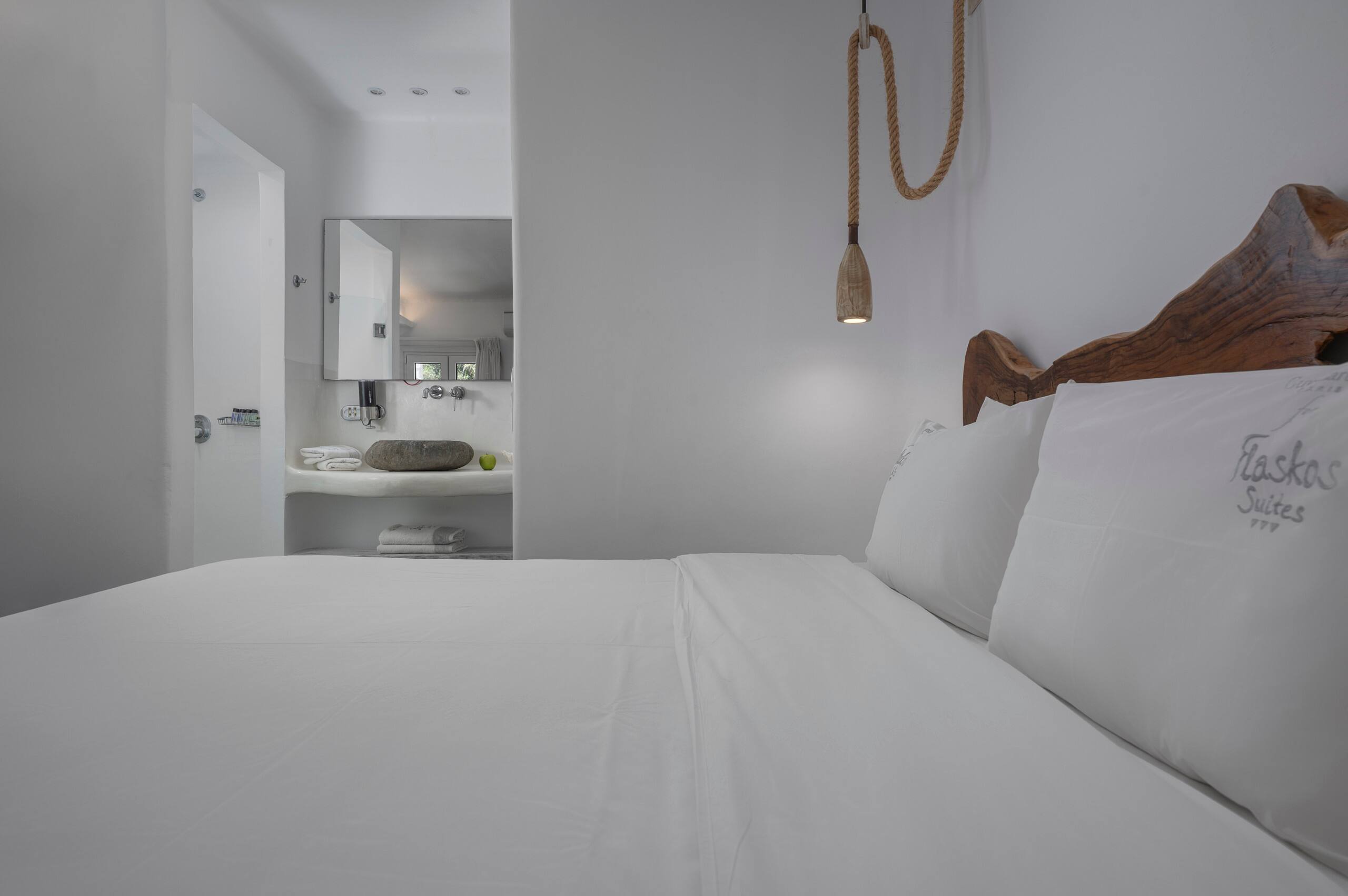 Sea View Suite with Balcony | Flaskos Suites 18