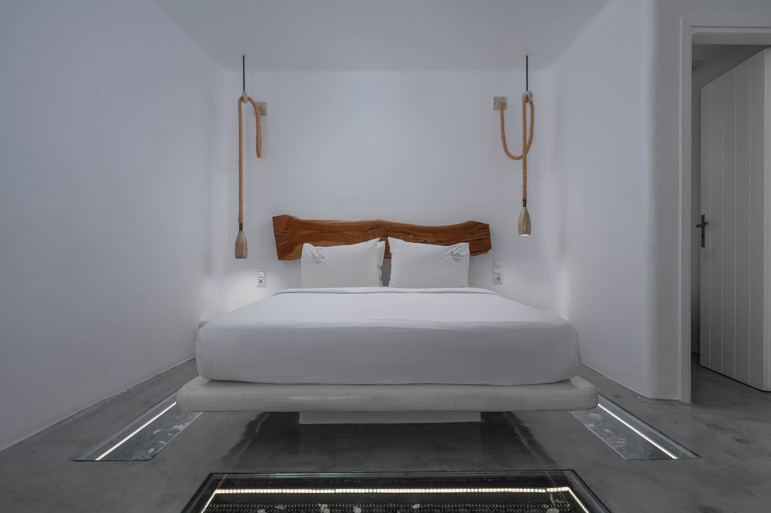 Sea View Suite with Balcony | Flaskos Suites 16