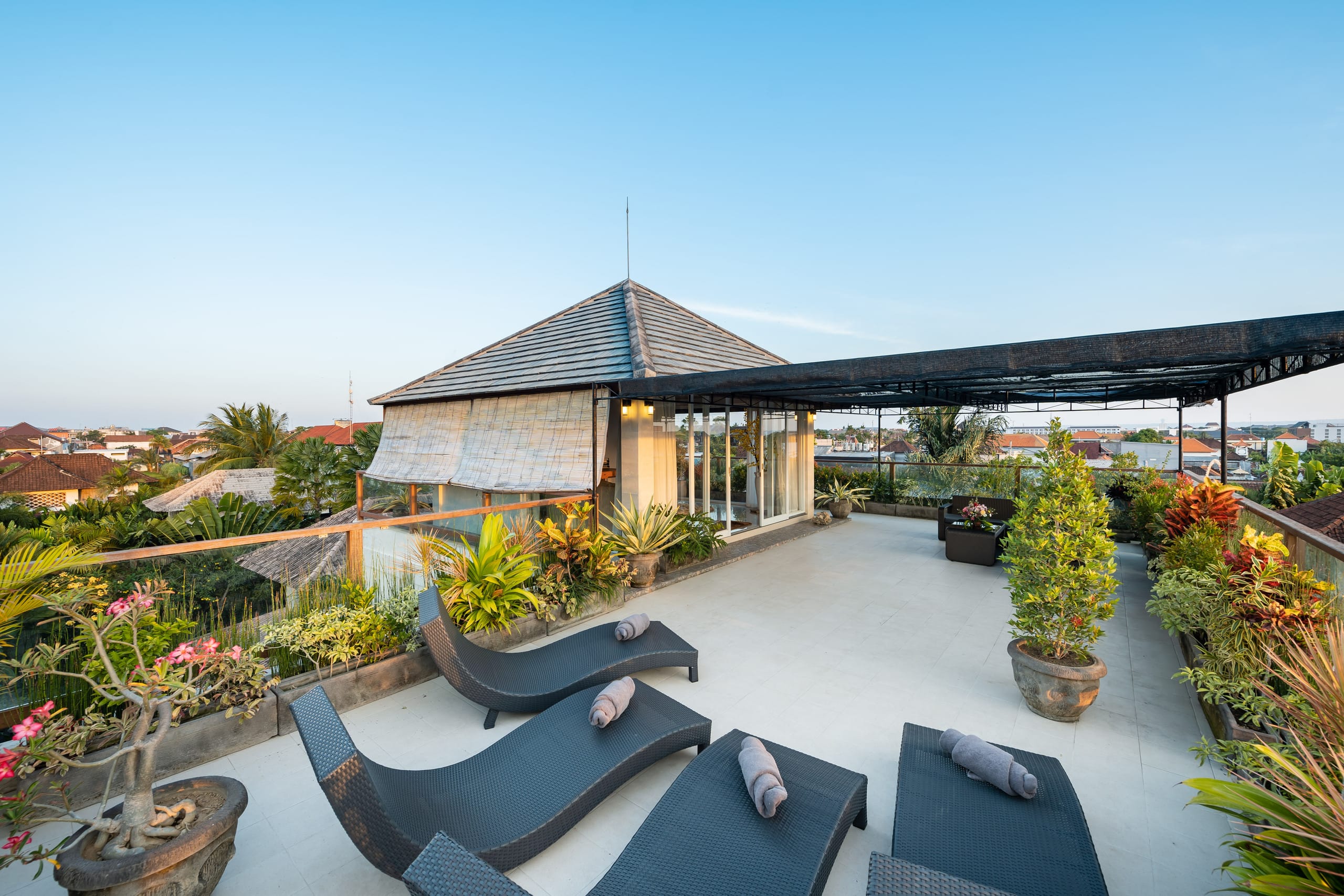 5* Reviews, Huge Savings. Best Locale In Seminyak 7