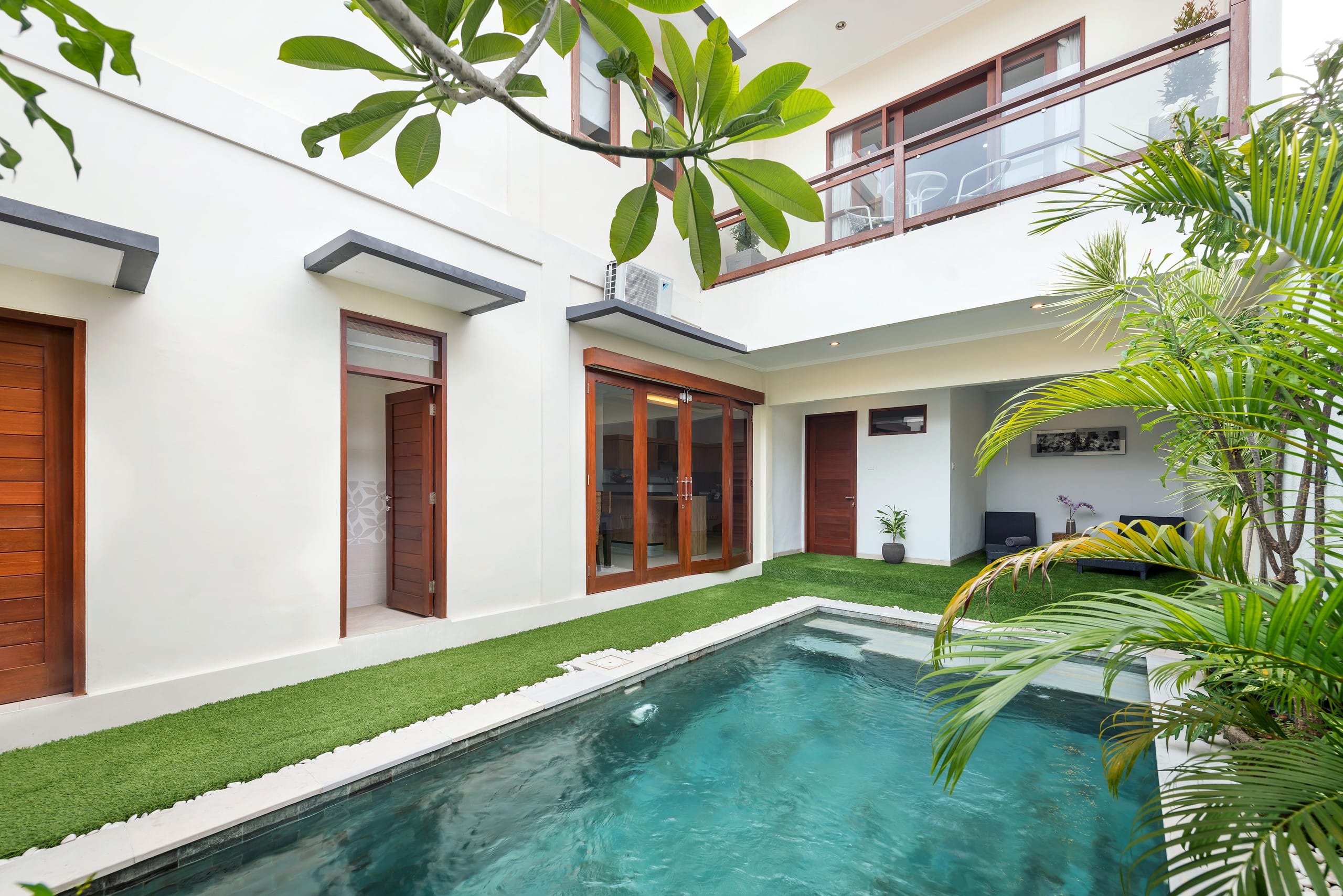 5* Reviews, Huge Savings. Best Locale In Seminyak 9