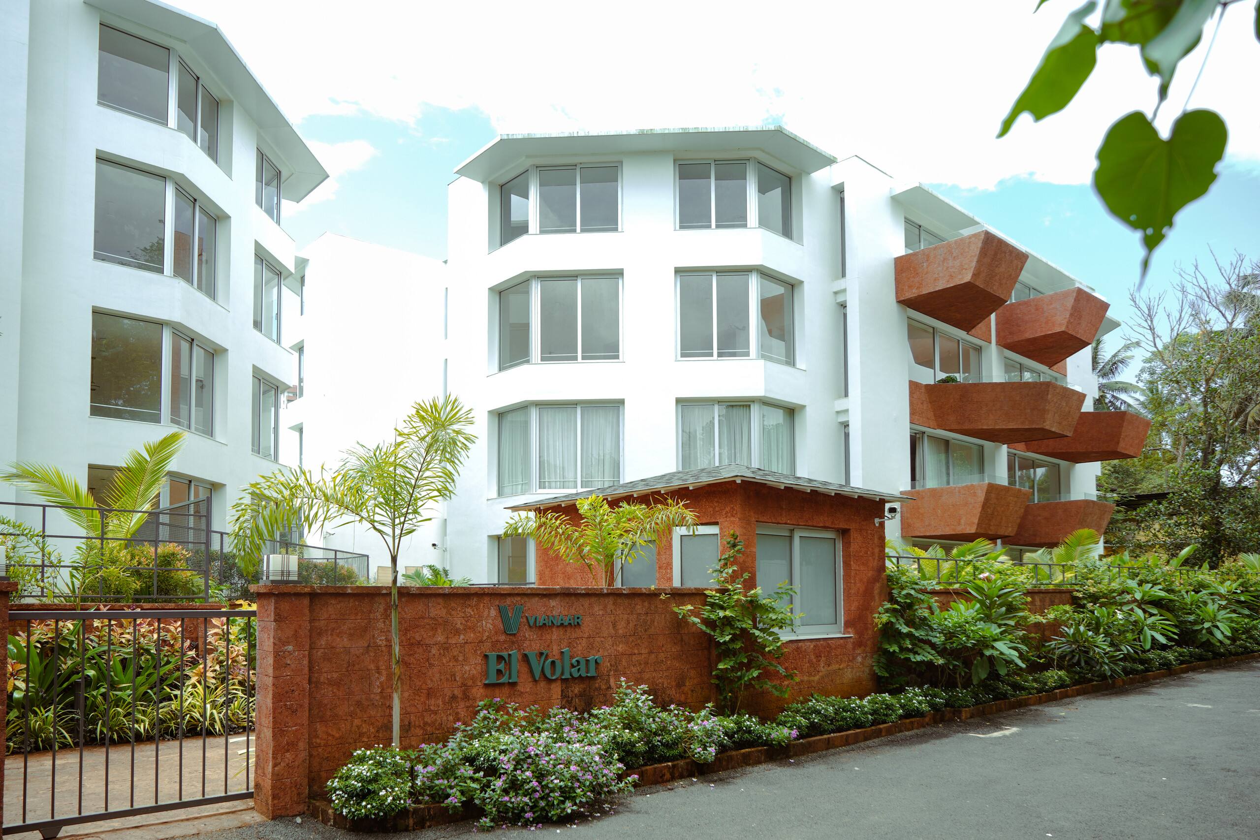 ElVolar Elegant 2BHK W/ Common pool & Balcony 23