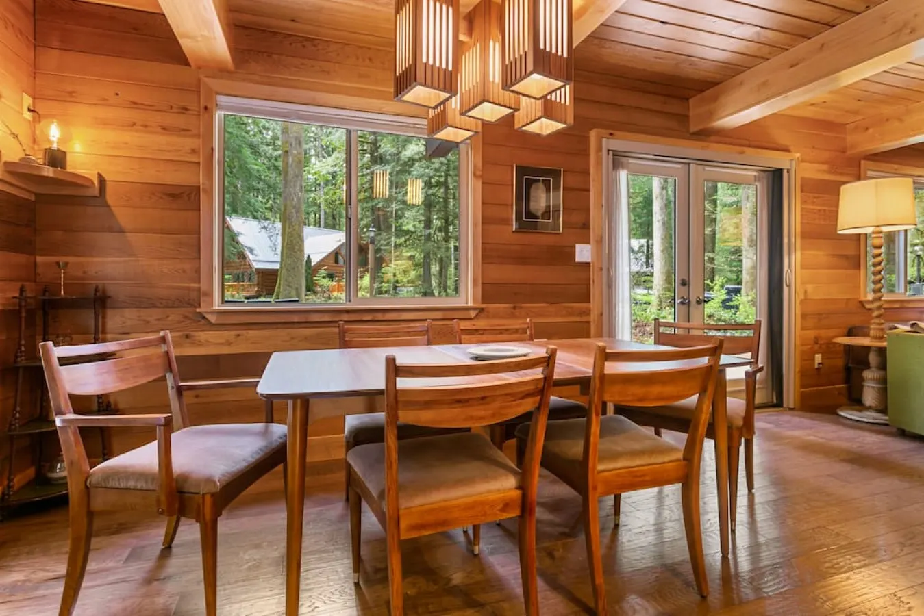Woodland Cabin w King Beds Sauna & Hot Tub 15