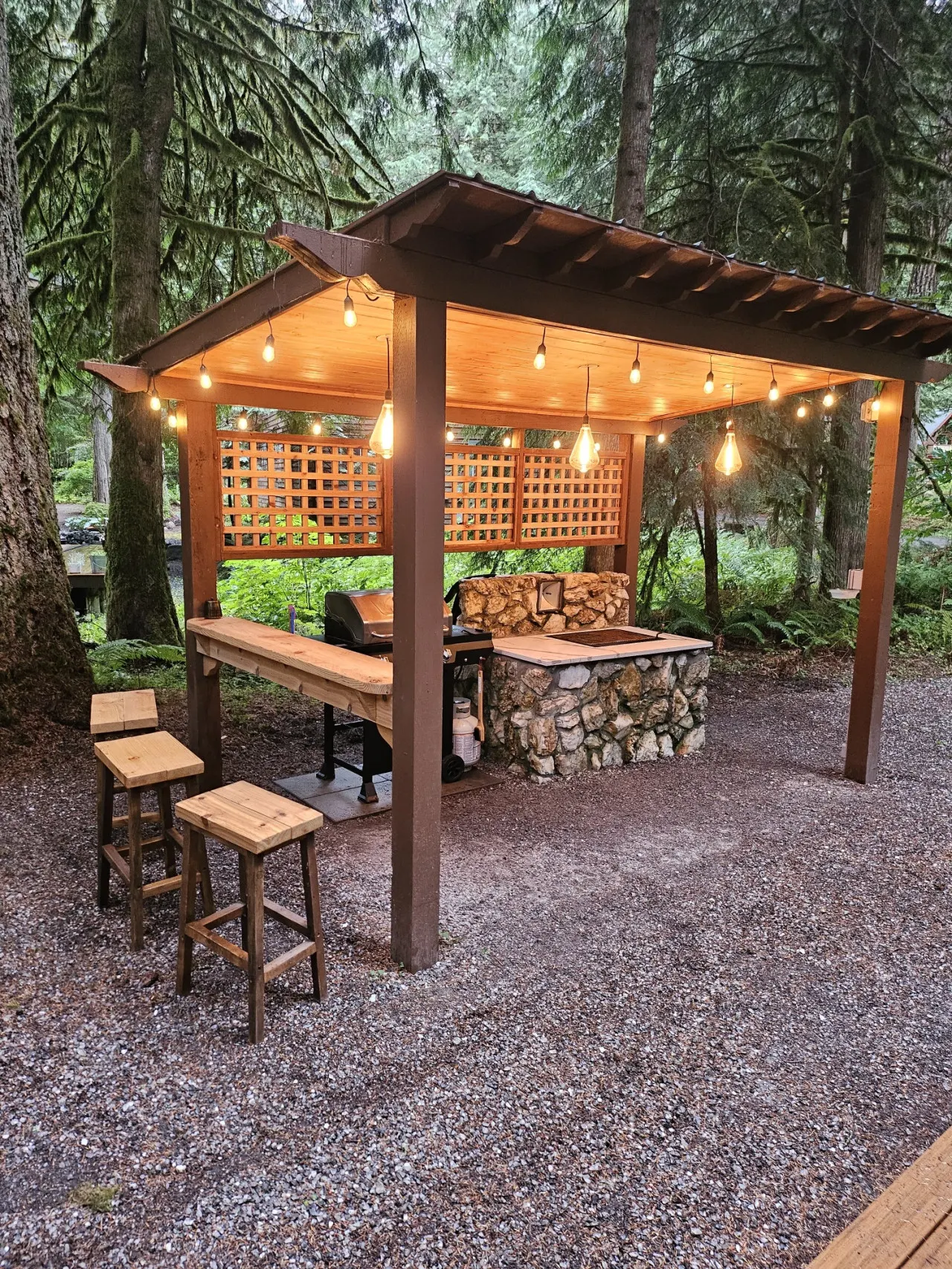 Woodland Cabin w King Beds Sauna & Hot Tub 6