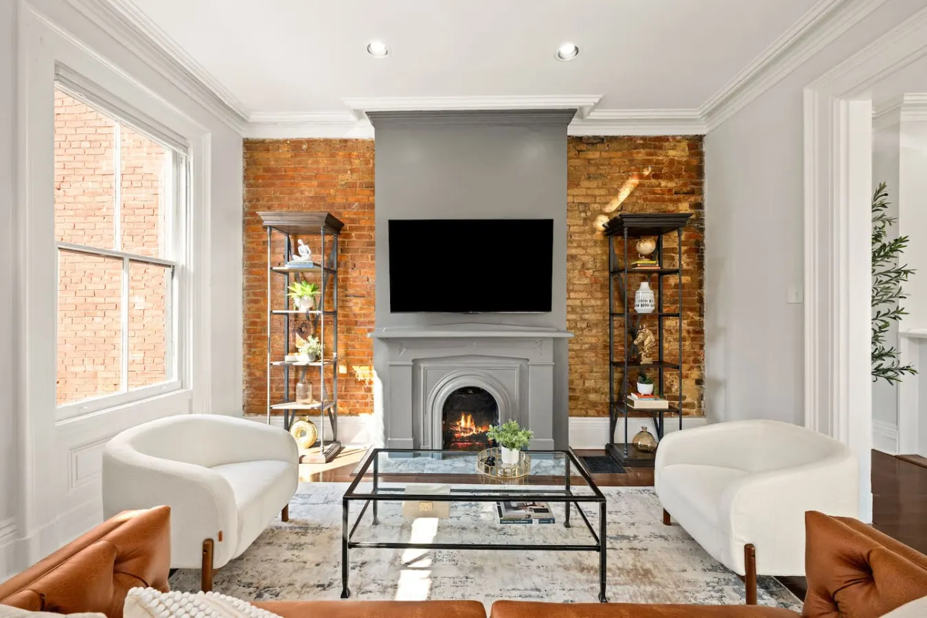 Huge Lux Historic Retreat, Walk to All Downtown 2