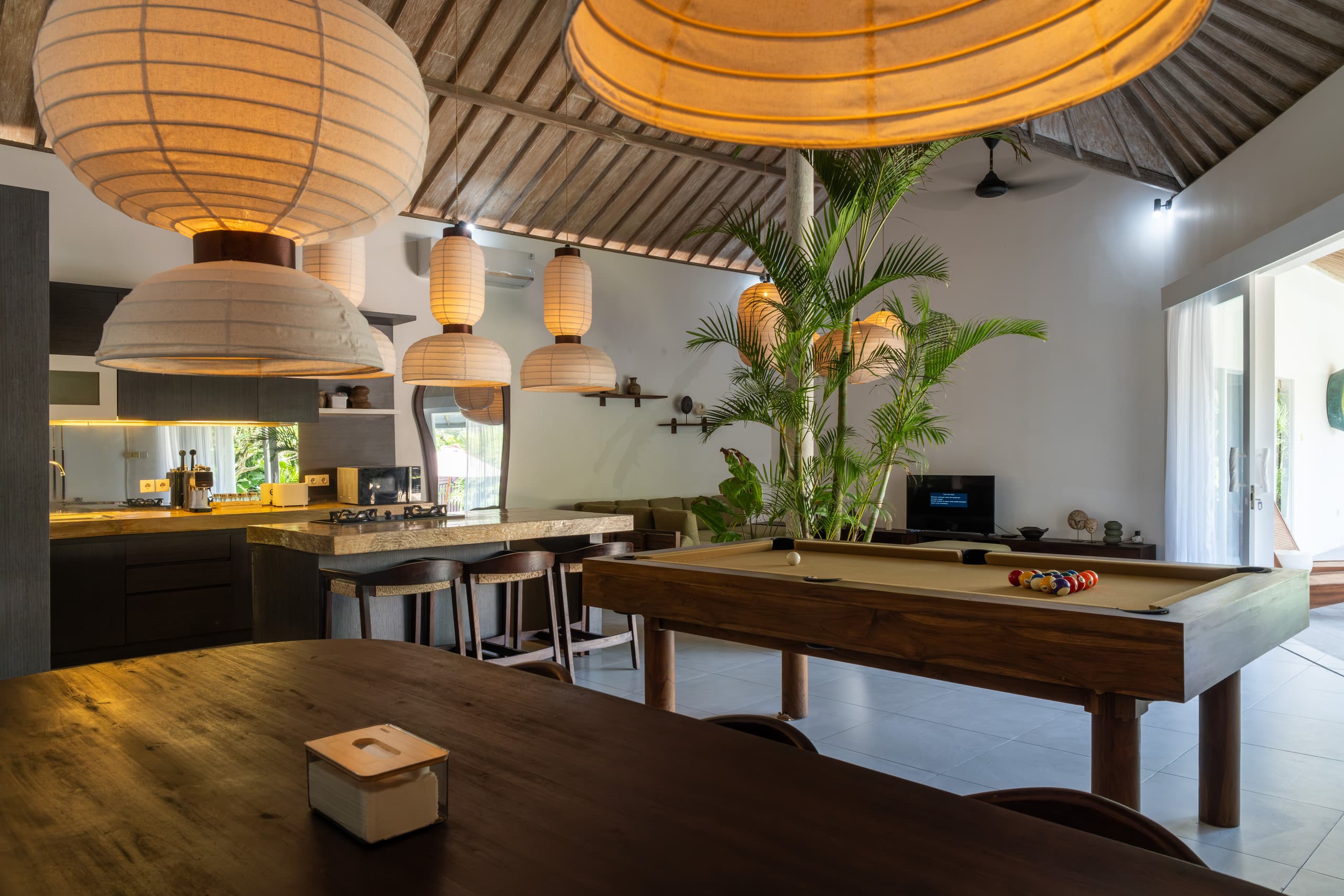 Canggu Central 3BR Villa with Pool and Pool Table 8