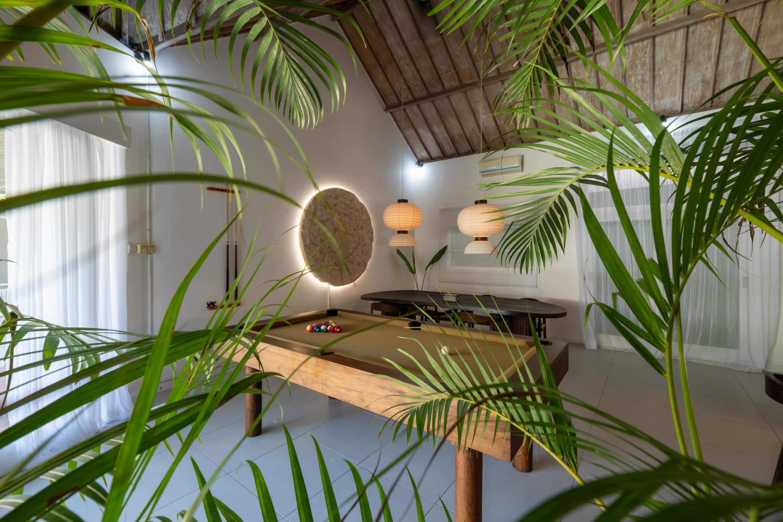 Canggu Central 3BR Villa with Pool and Pool Table — photo 4