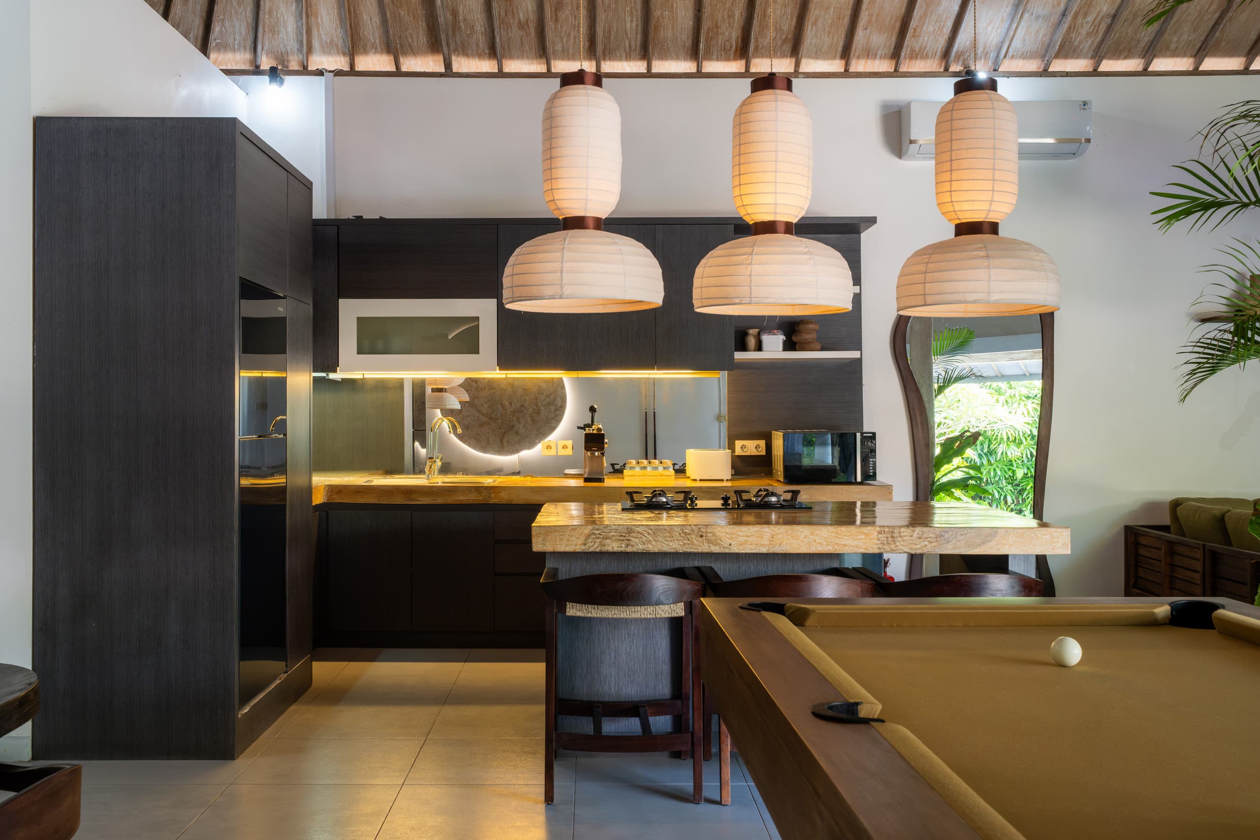 Canggu Central 3BR Villa with Pool and Pool Table — photo 2