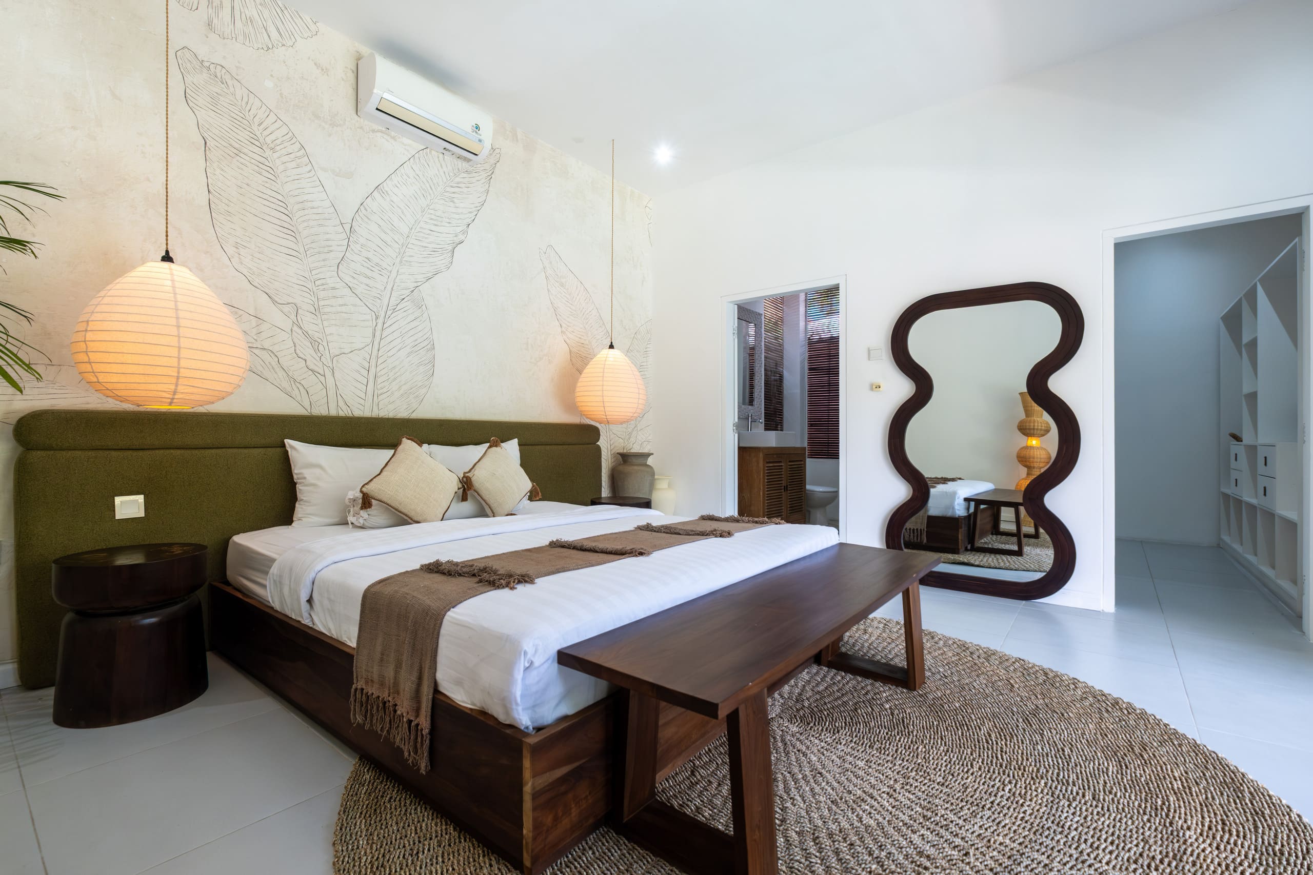 Canggu Central 3BR Villa with Pool and Pool Table — photo 3