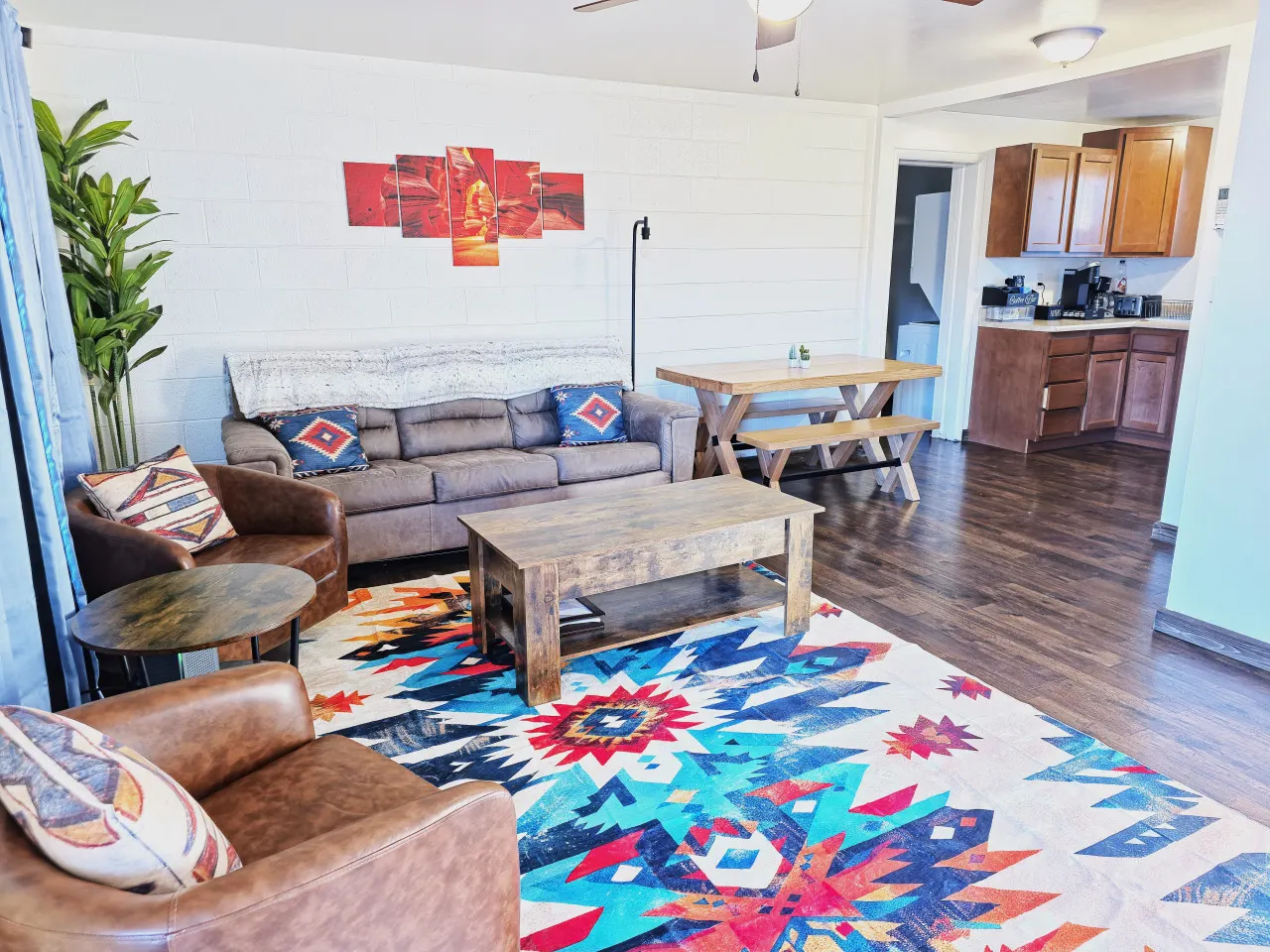Page 3Bd, 1Ba, King, Brkfst, Boat Parking, Washer/Dryer, Sleeps 11, BBQ, Unit 127 1