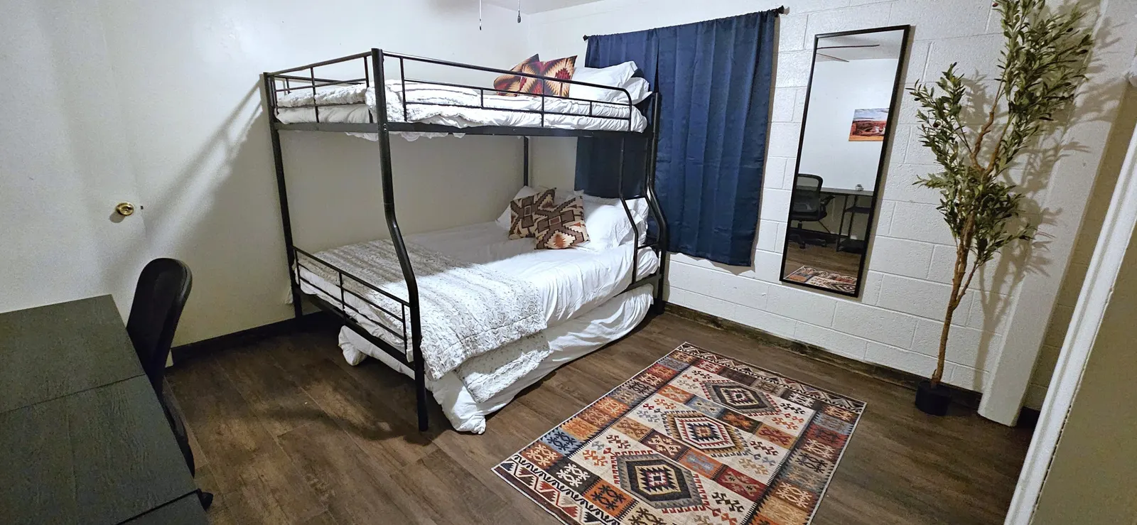 Page 3Bd, 1Ba, King, Brkfst, Boat Parking, Washer/Dryer, Sleeps 11, BBQ, Unit 127 9