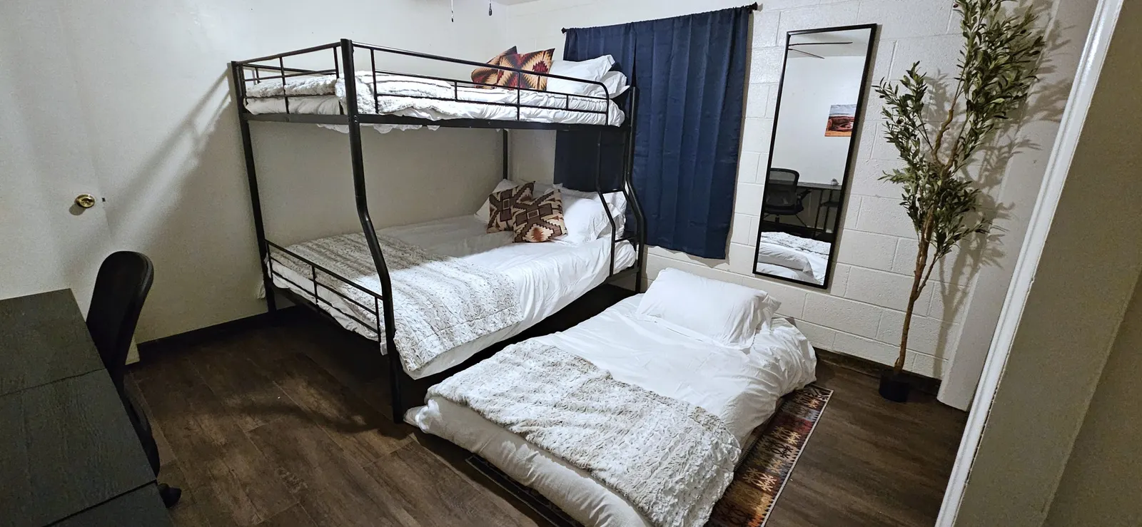 Page 3Bd, 1Ba, King, Brkfst, Boat Parking, Washer/Dryer, Sleeps 11, BBQ, Unit 127 10