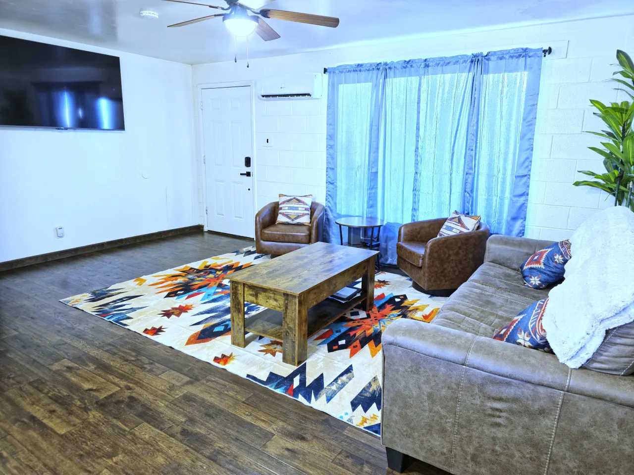 Page 3Bd, 1Ba, King, Brkfst, Boat Parking, Washer/Dryer, Sleeps 11, BBQ, Unit 127 18