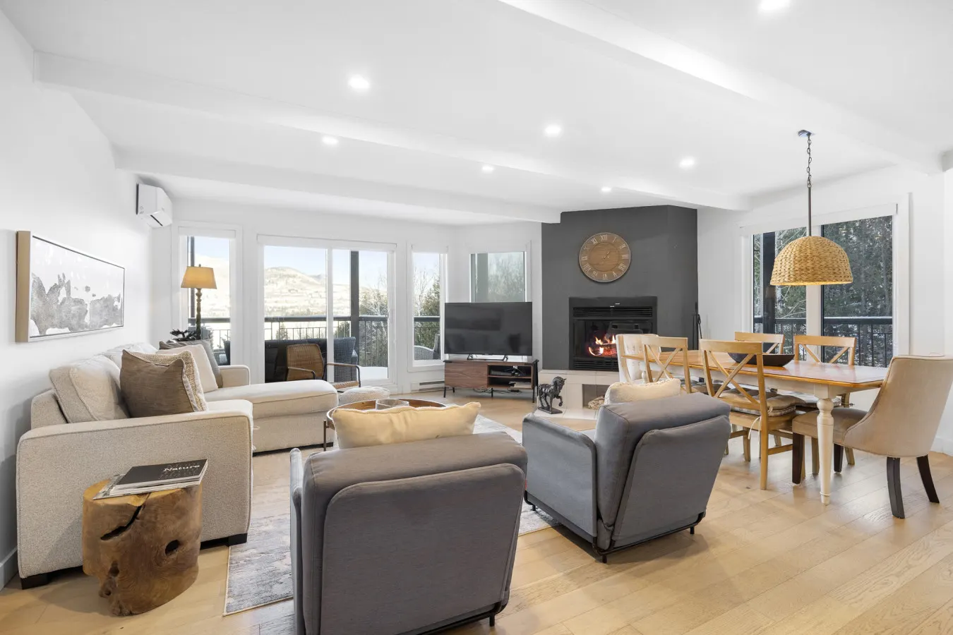 Huge 3 Bedroom Condo with a View - Bloc L unit 324