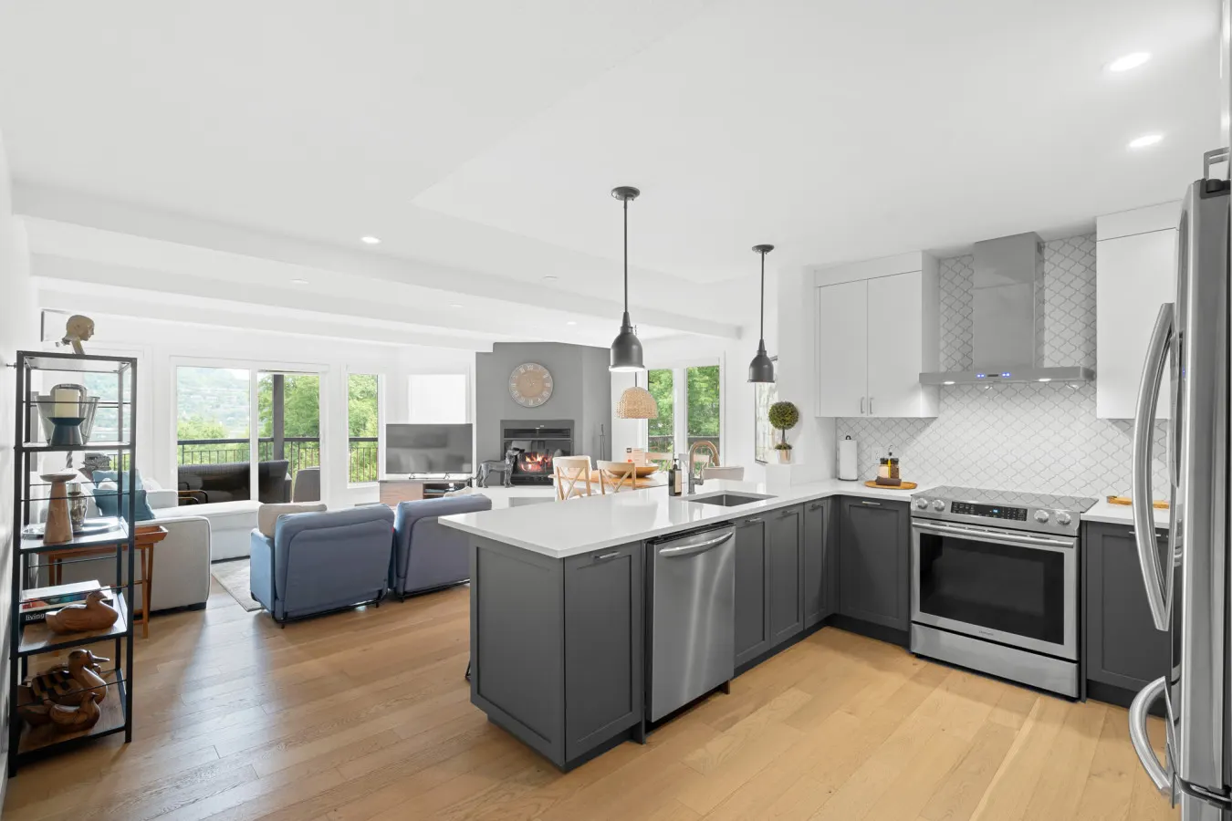 Huge 3 Bedroom Condo with a View - Bloc L unit 324 10