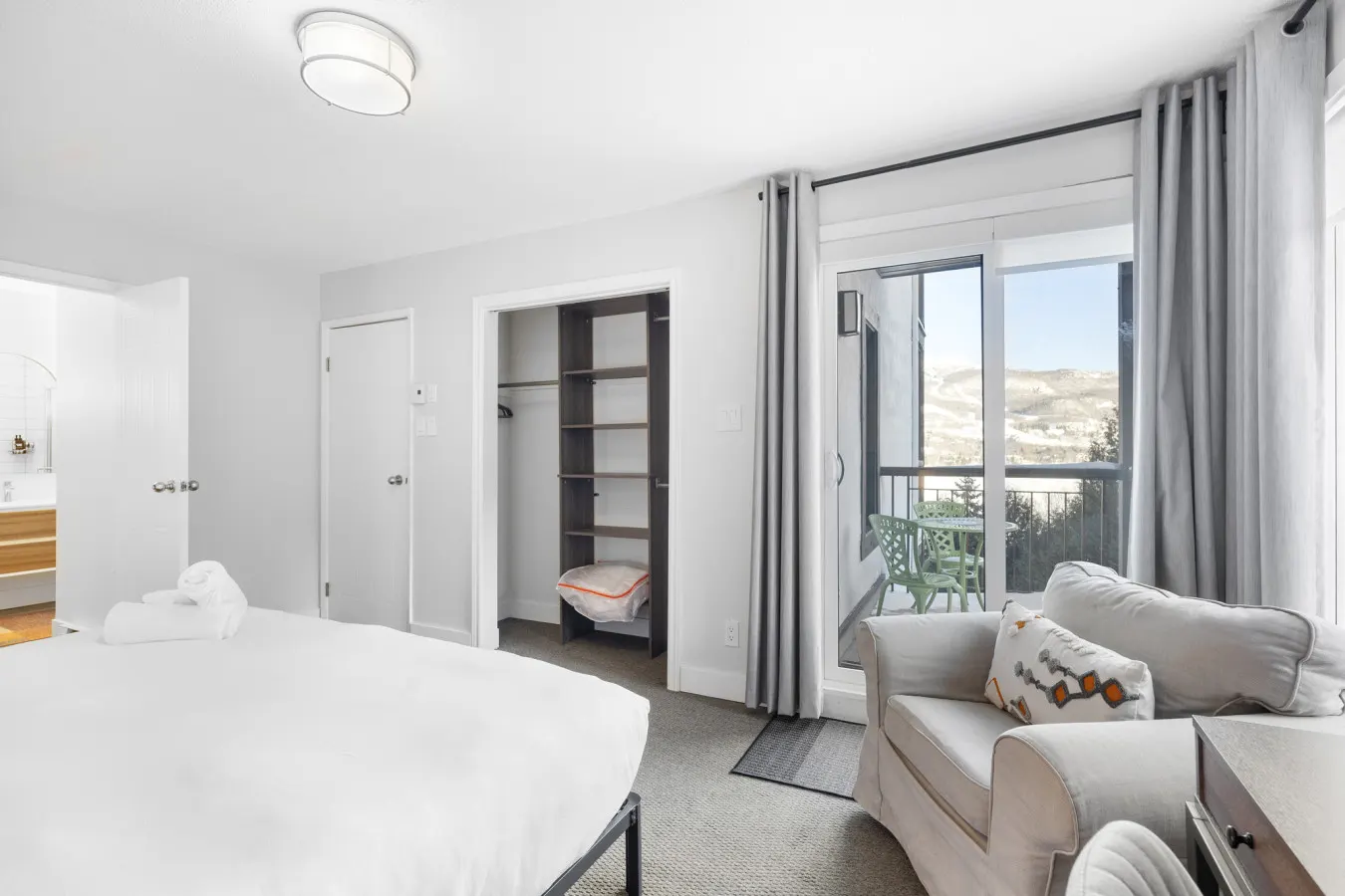Huge 3 Bedroom Condo with a View - Bloc L unit 324 18
