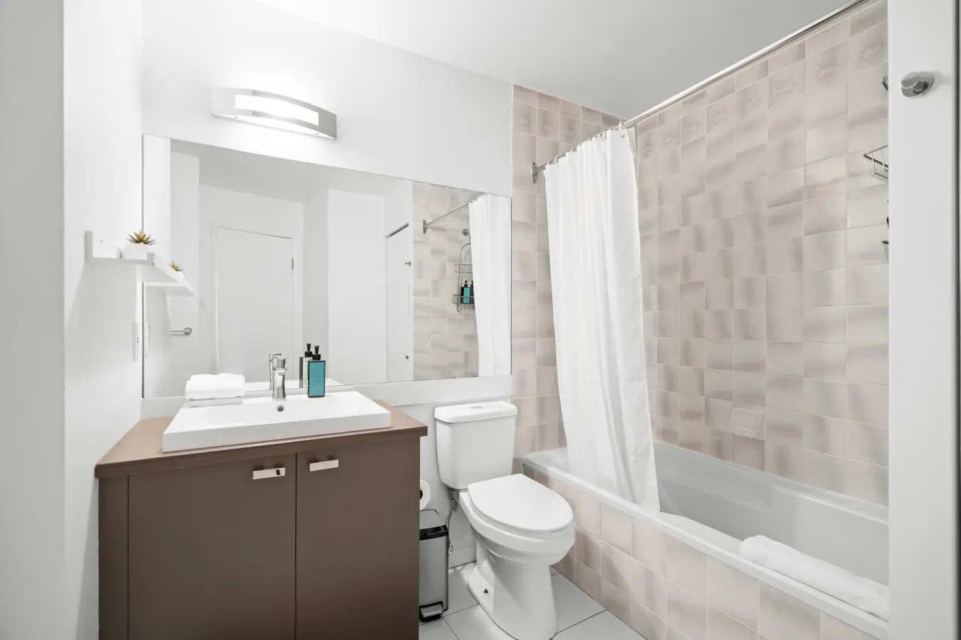 Huge 3 Bedroom Condo with a View - Bloc L unit 324 19