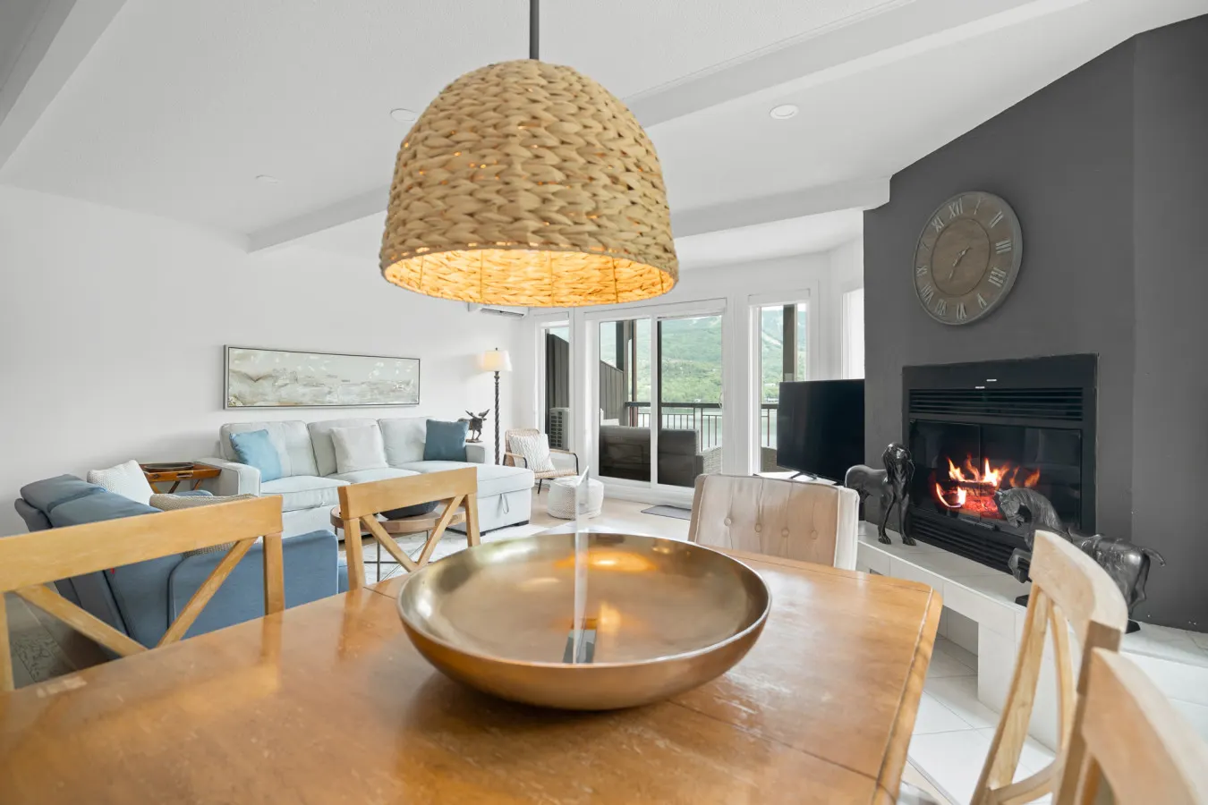 Huge 3 Bedroom Condo with a View - Bloc L unit 324 8