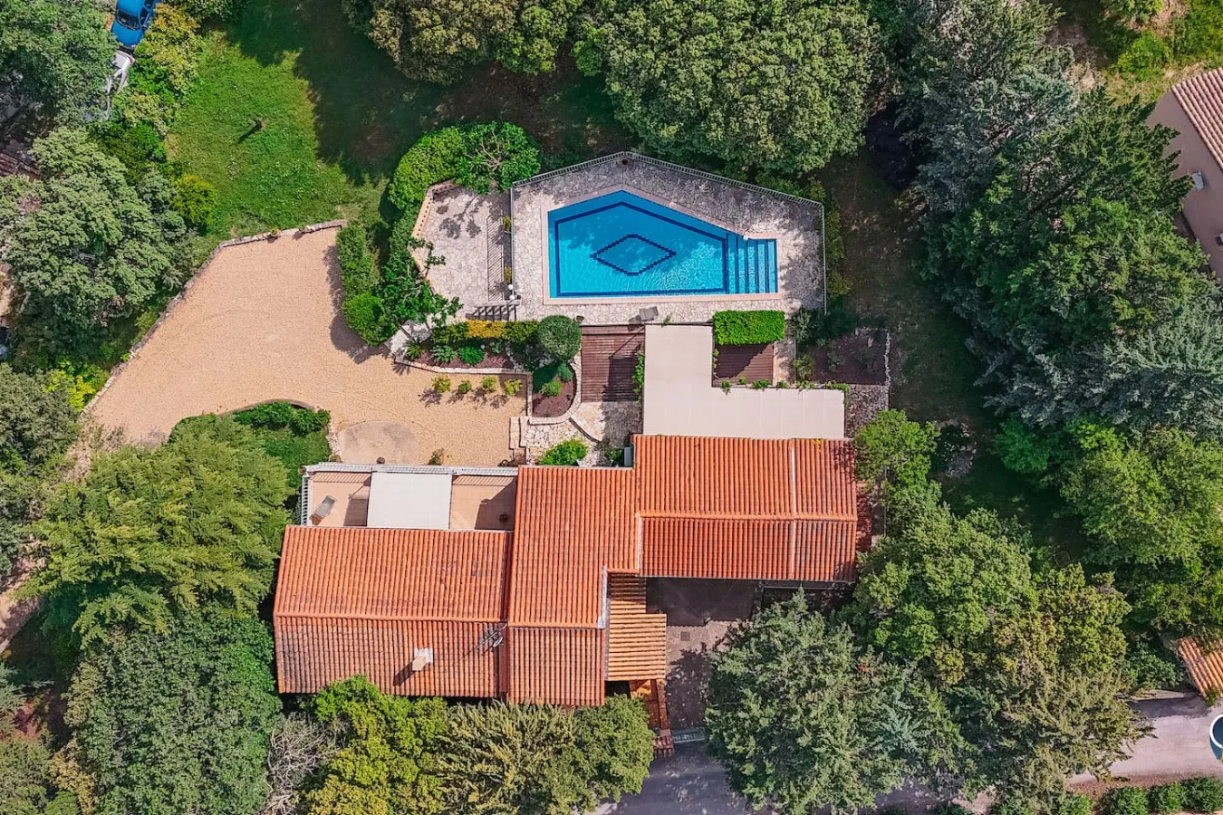 Magnifique villa provençale avec piscine et jardin 11