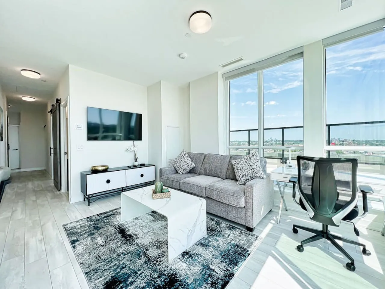 The Panorama Penthouse 180° Views Free Parking 6