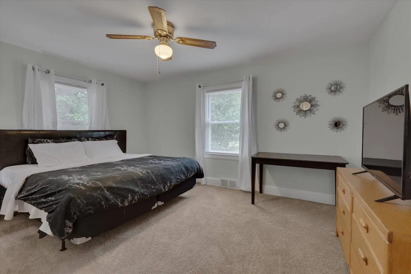 Buchanan 2BR @ Duke East Campus - Apartment 19