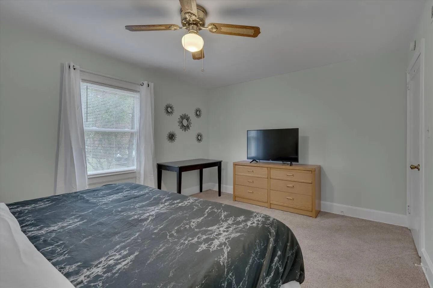 Buchanan 2BR @ Duke East Campus - Apartment 20
