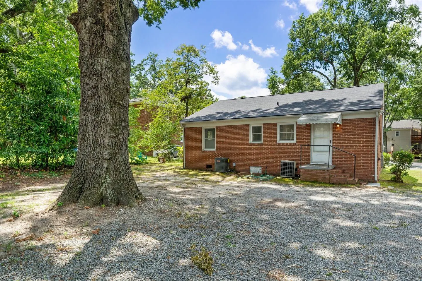 Buchanan 2BR @ Duke East Campus - Apartment 3