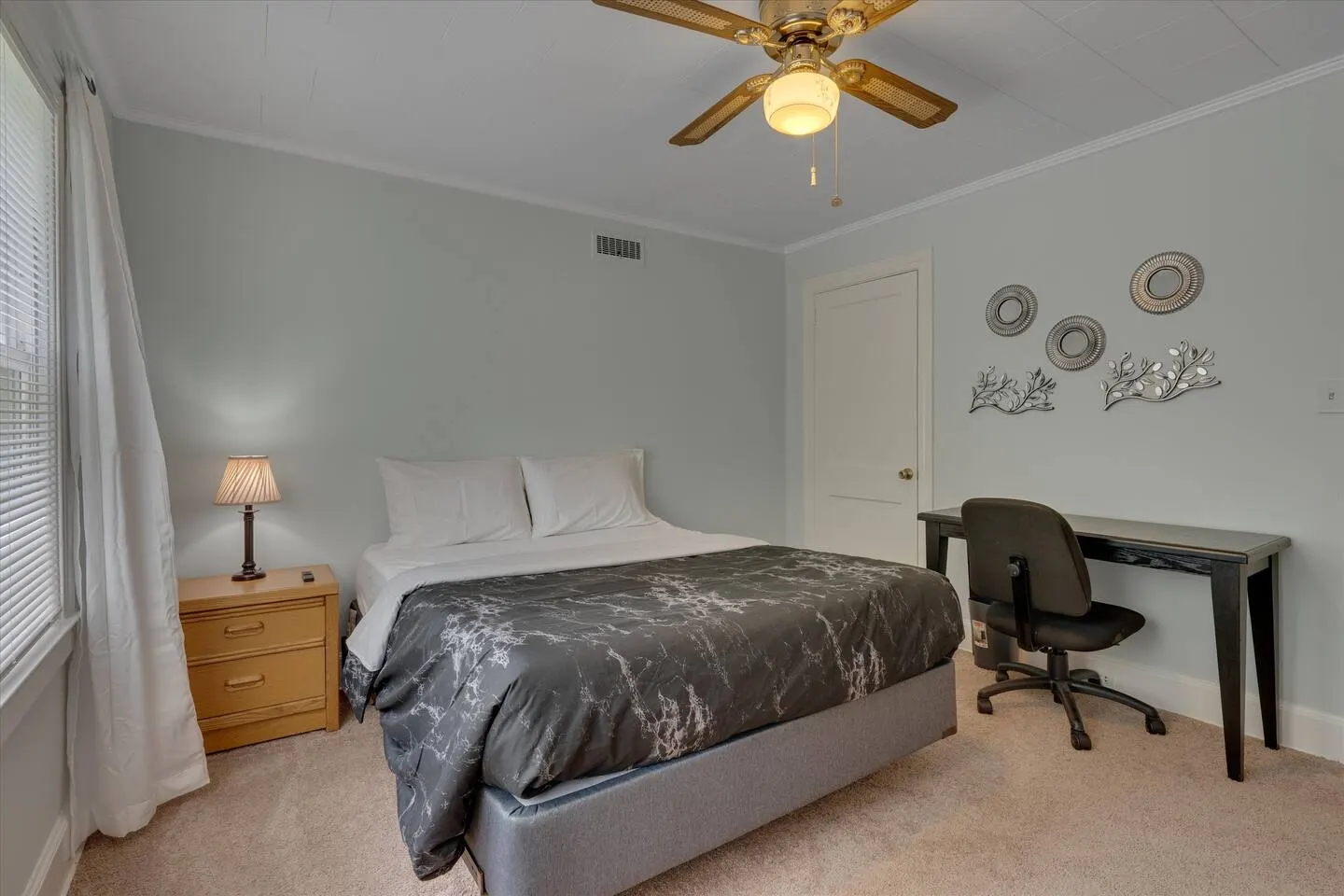 Buchanan 2BR @ Duke East Campus - Apartment 6