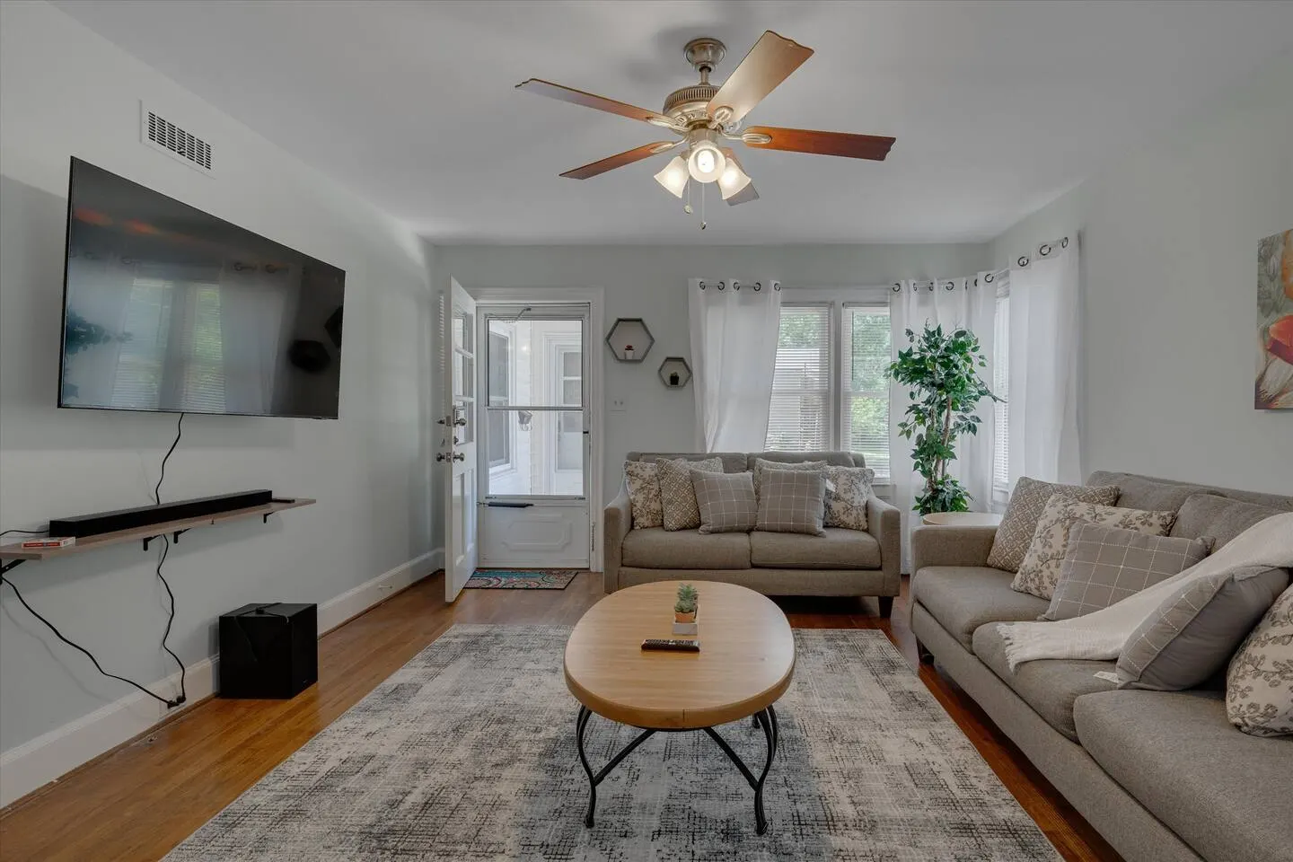 Buchanan 2BR @ Duke East Campus - Apartment 7