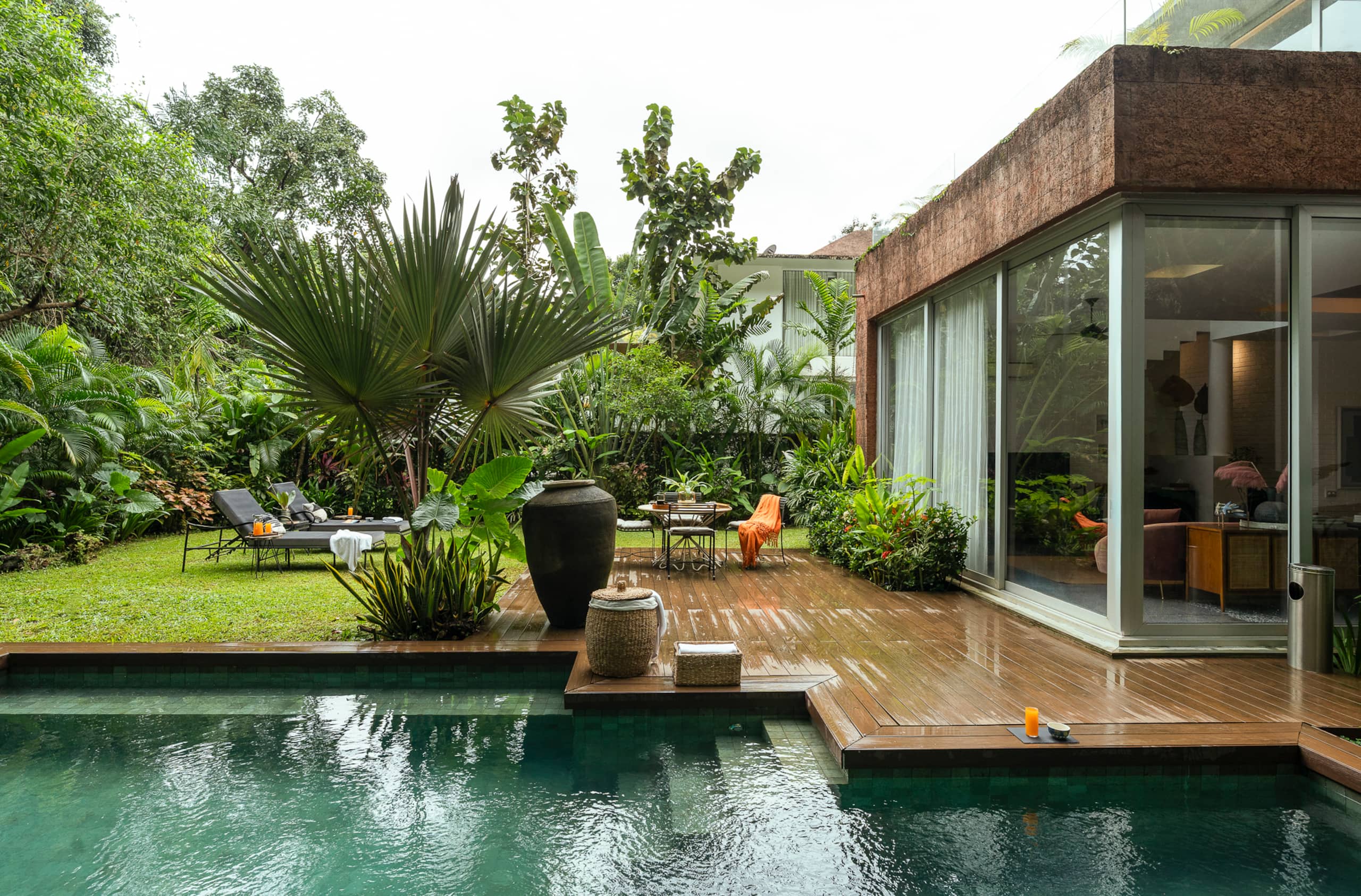 LaMacedo Modern Villa Large Pvt Pool Balcony AC 27