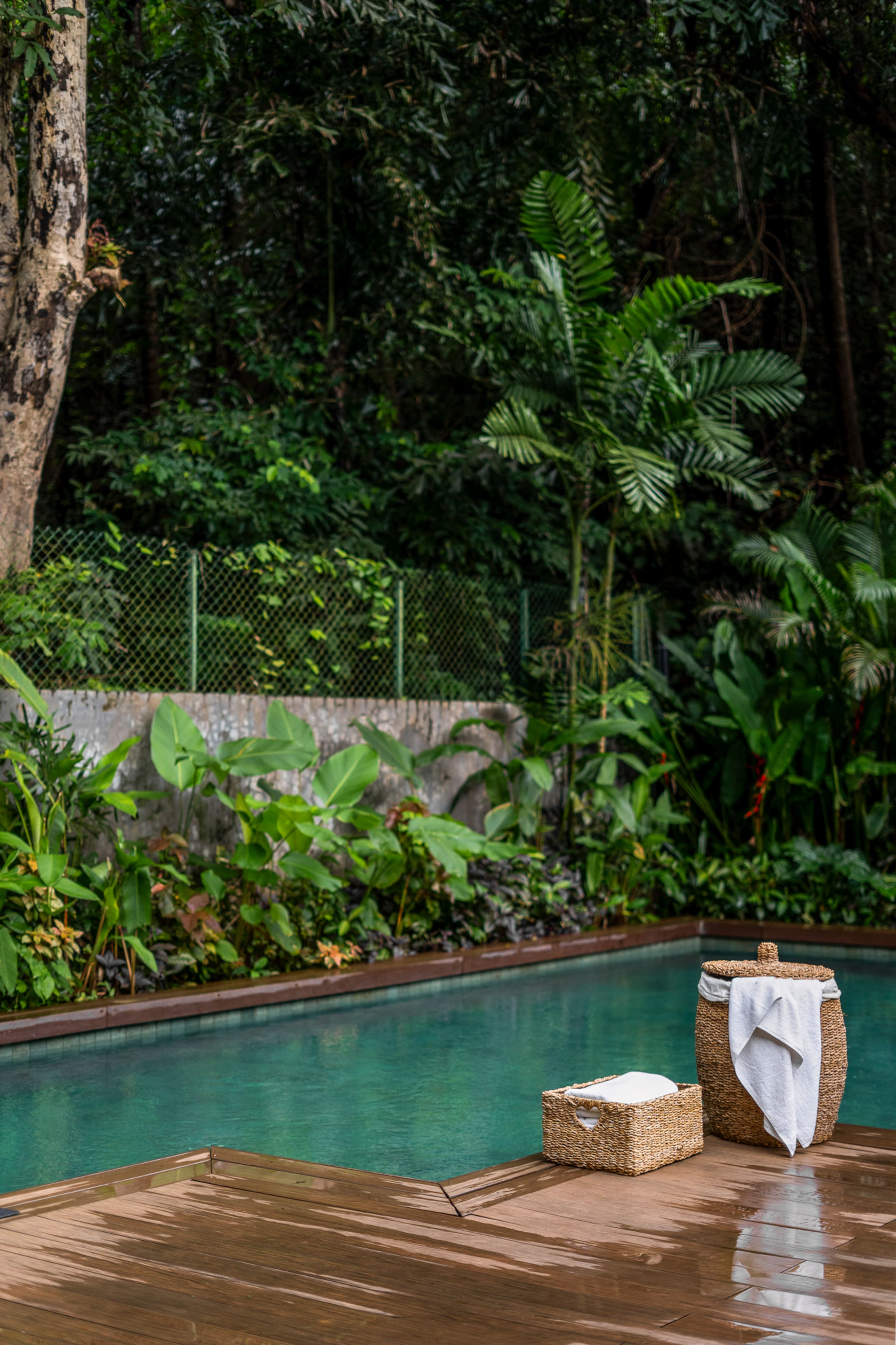 LaMacedo Modern Villa Large Pvt Pool Balcony AC 8