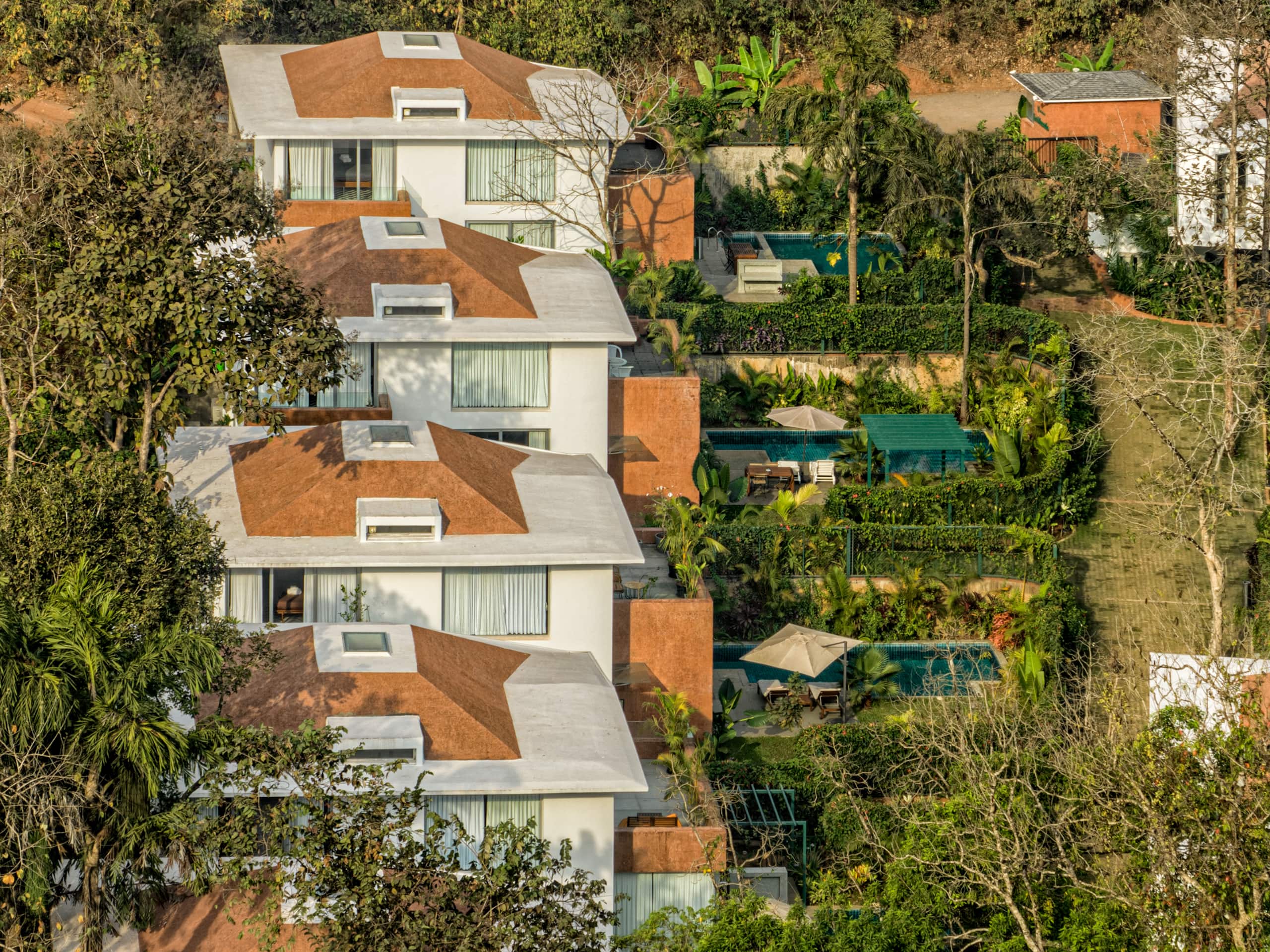 LaMacedo Modern Villa Large Pvt Pool Balcony AC 33