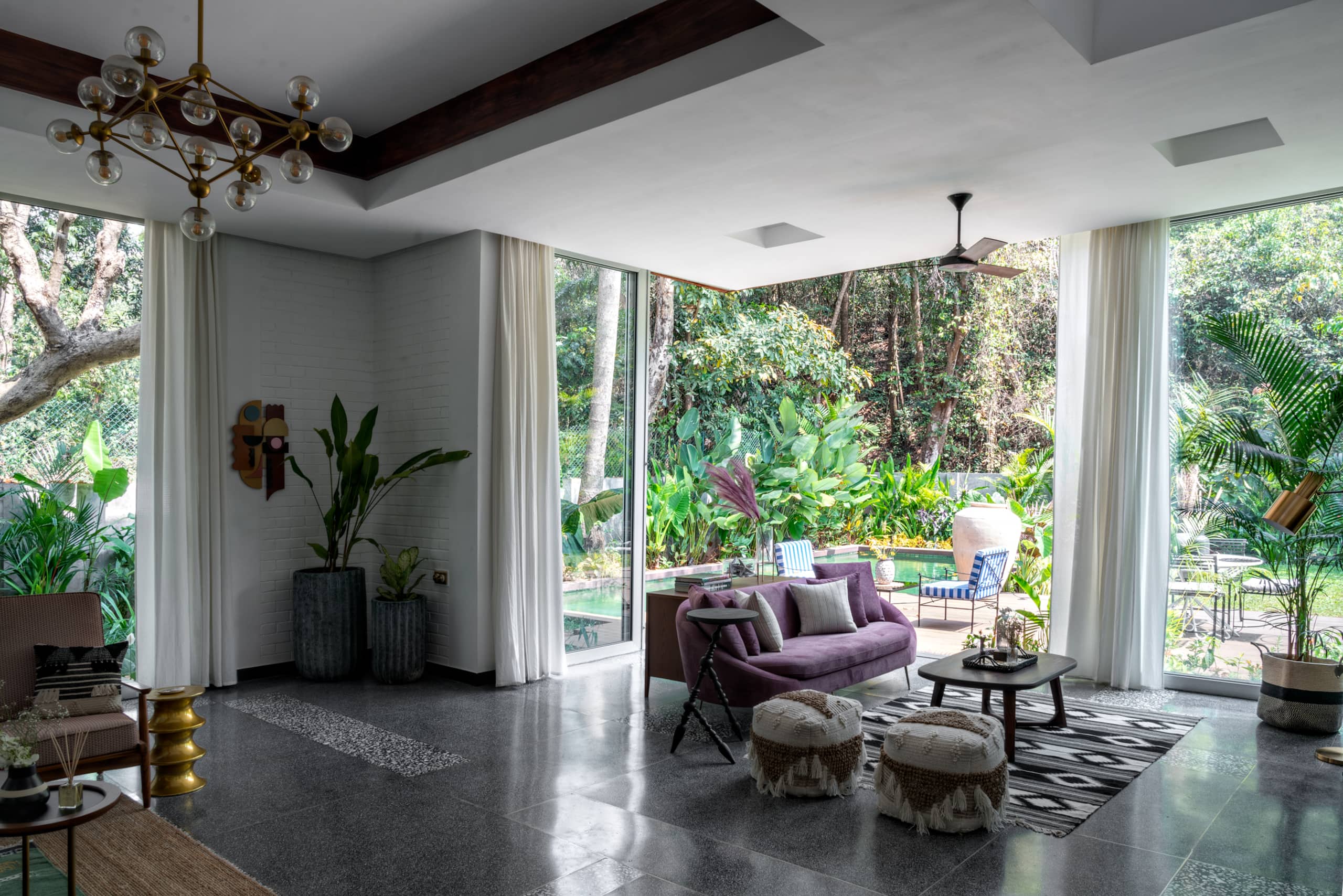 LaMacedo Modern Villa Large Pvt Pool Balcony AC 12