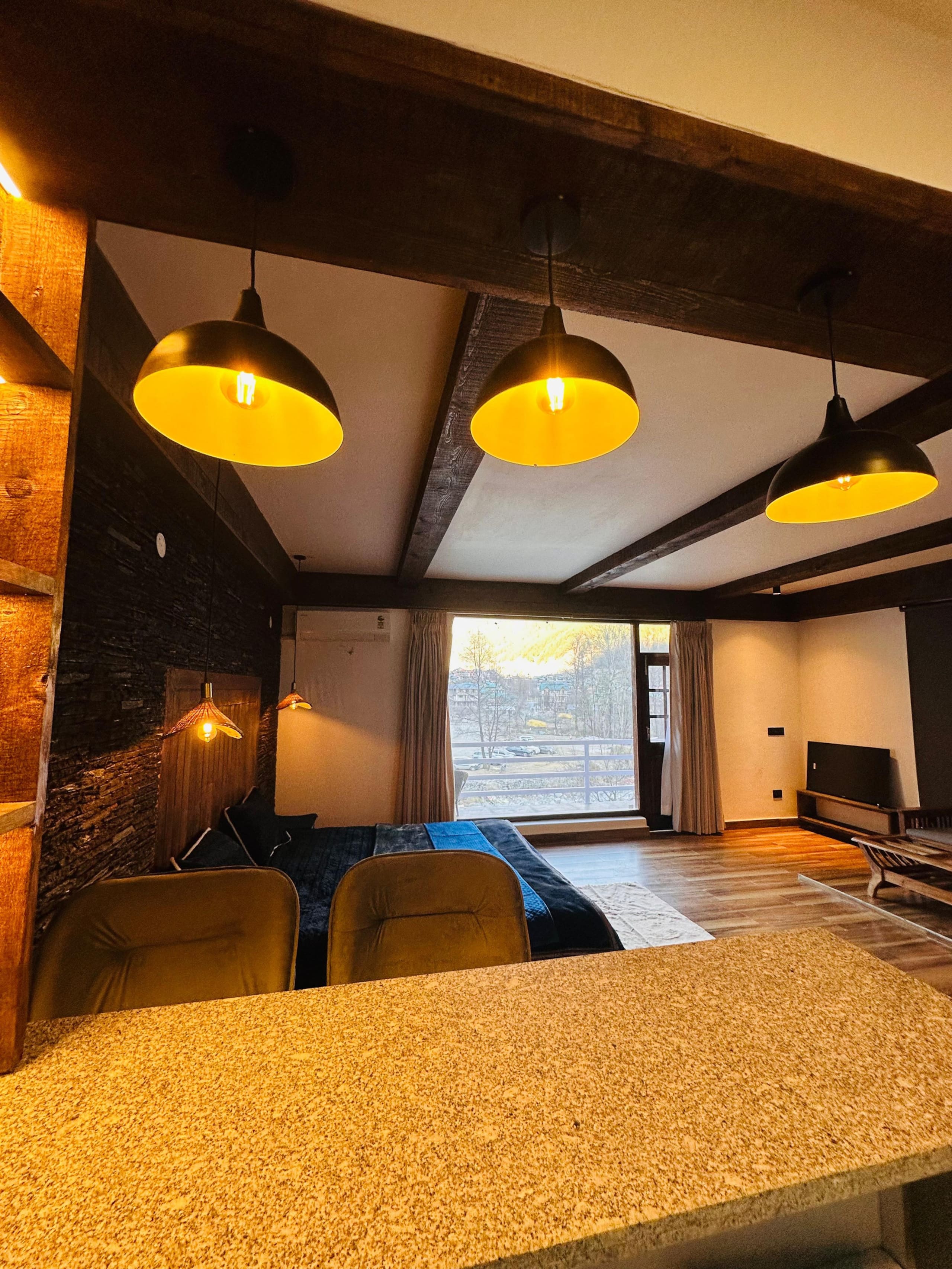 H2O: Luxe by the River Luxury Studio|MiniBar|River 29