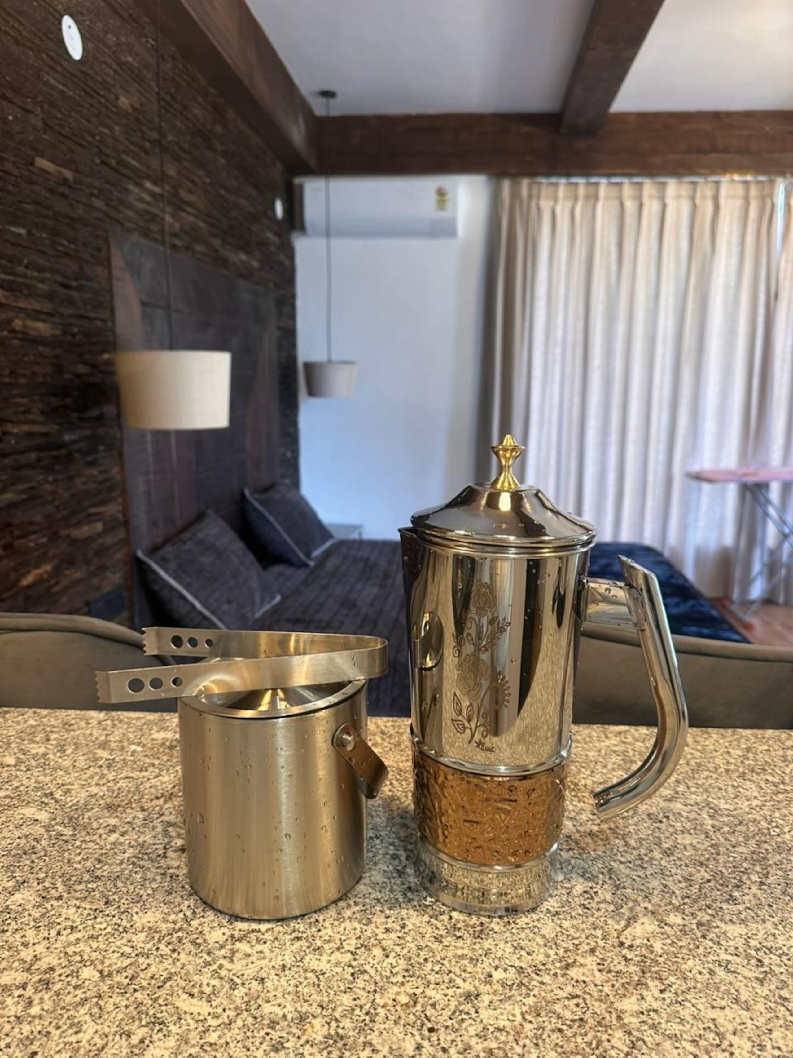 H2O: Luxe by the River Luxury Studio|MiniBar|River 34