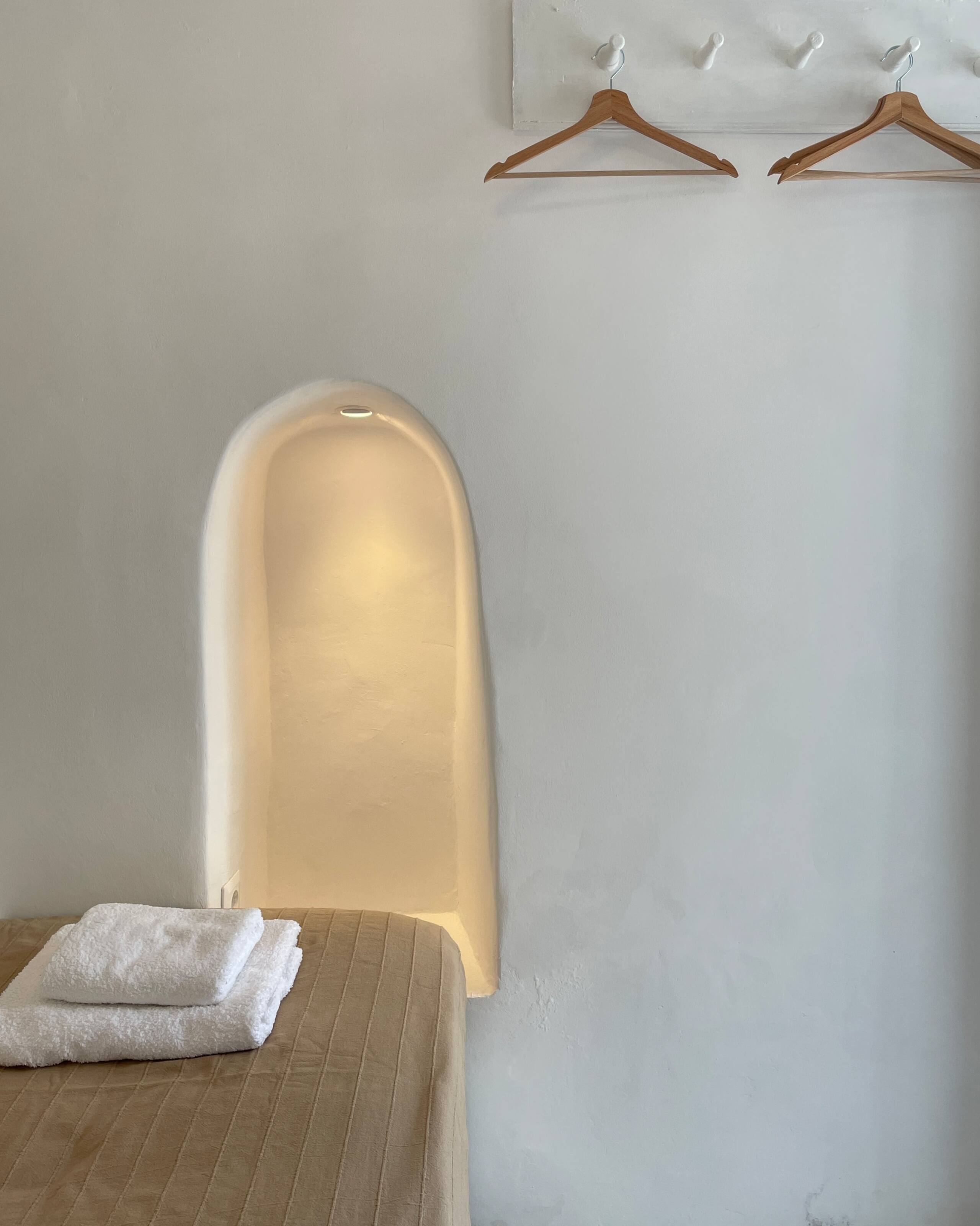 Home of the Gecko - Mykonos Town Tiny Room — photo 2
