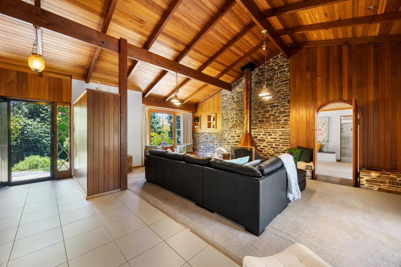 Amber Wisper—In the Hills with Pool & Tennis Court 7