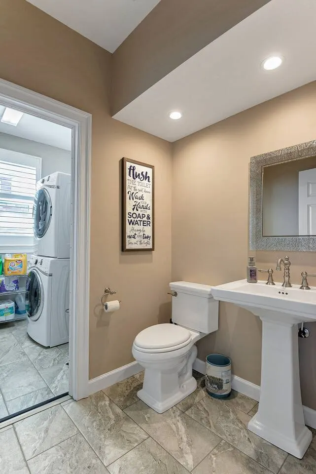 Virginia Beach 4BR Sunroom + Near Beach 19