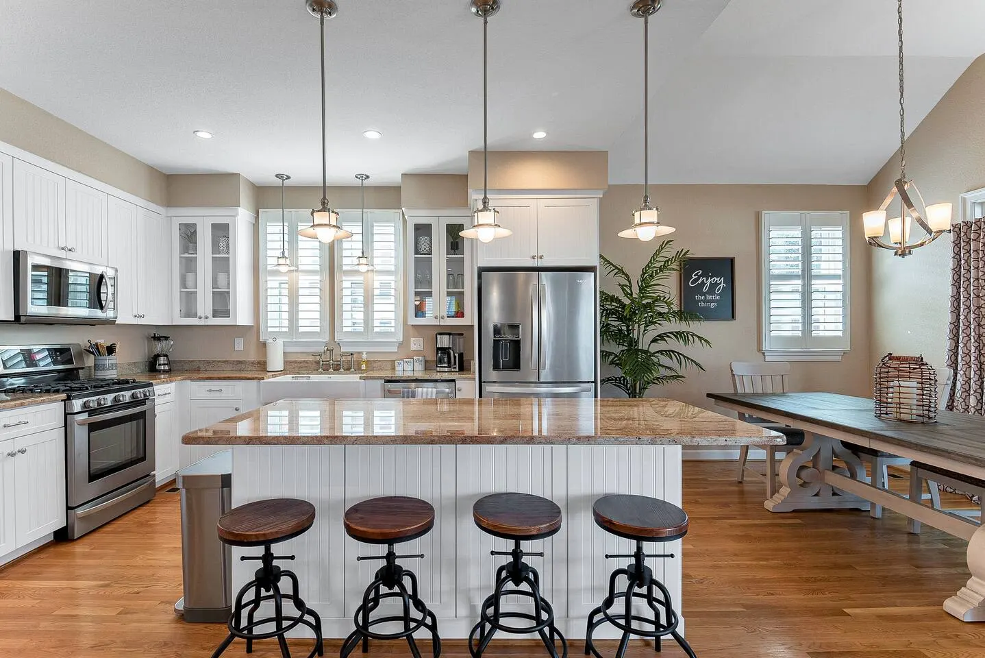 Virginia Beach 4BR Sunroom + Near Beach 8