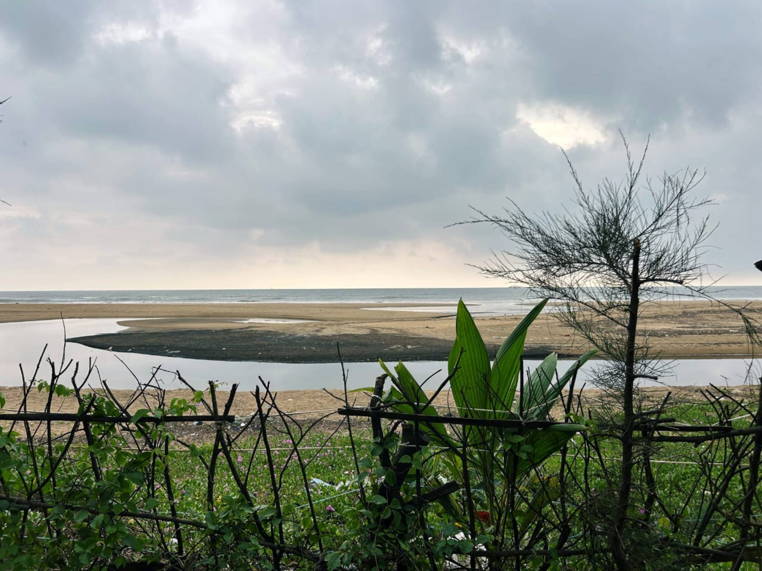 Sukhi Beach Cottage4 25