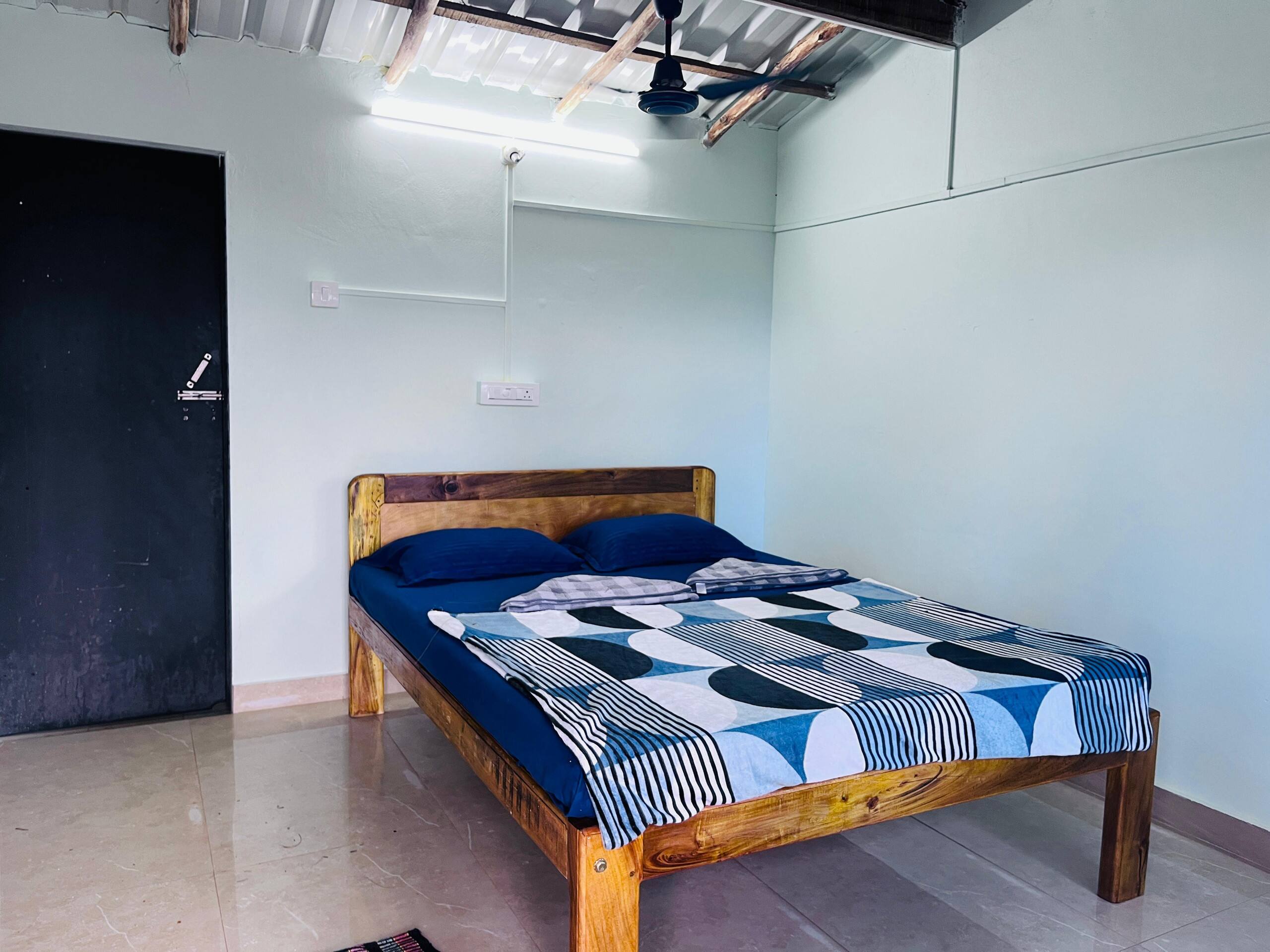 Sukhi Beach Cottage4 8