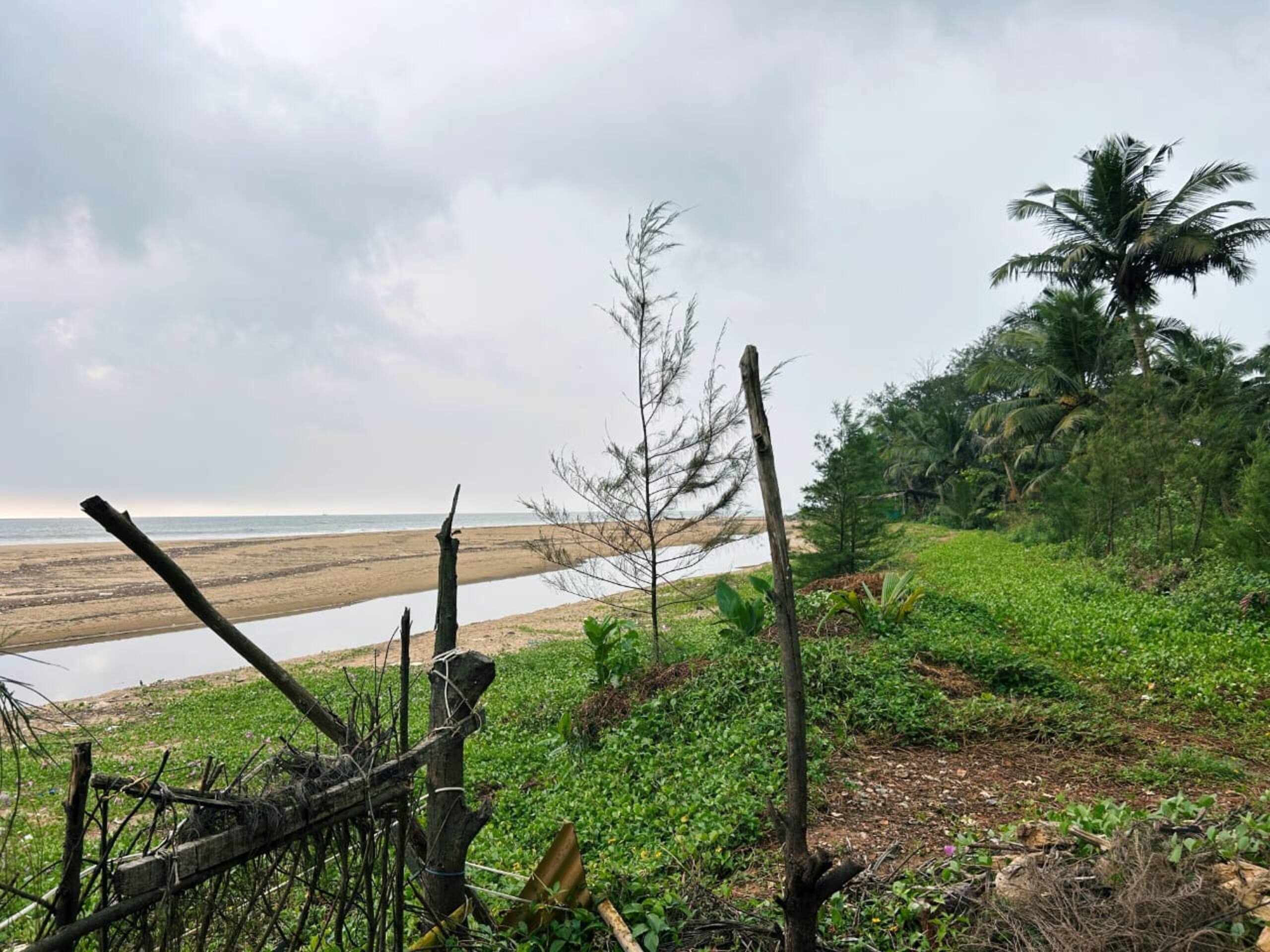 Sukhi Beach Cottage4 24