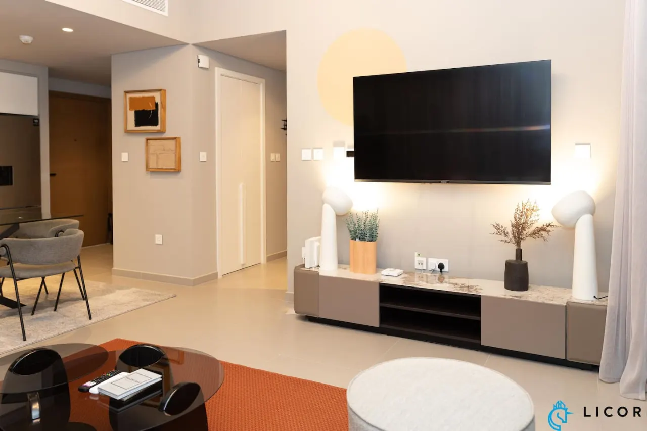 New 2BR Apt next to DubaiMall, pool view of BurjKh 10
