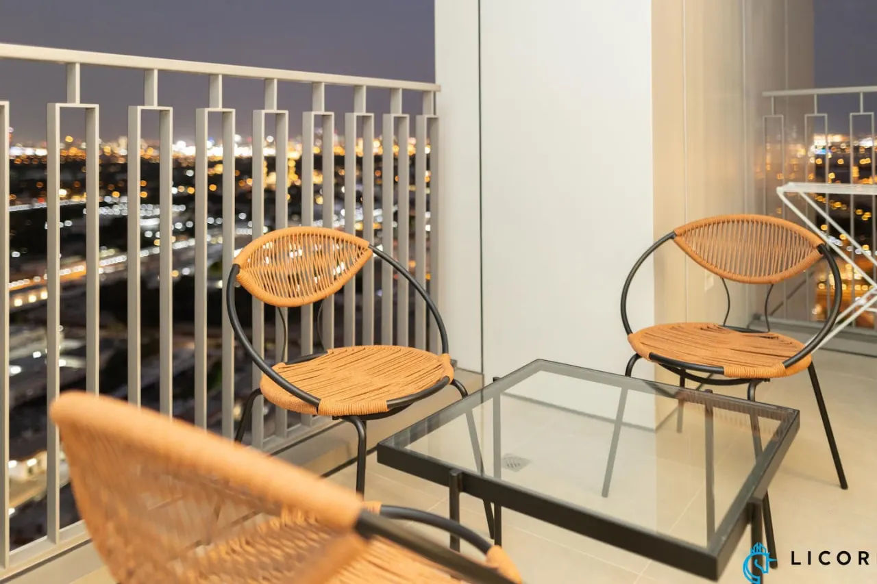 New 2BR Apt next to DubaiMall, pool view of BurjKh 12