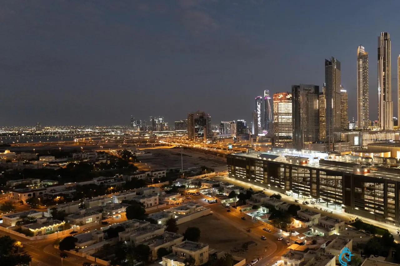 New 2BR Apt next to DubaiMall, pool view of BurjKh 13